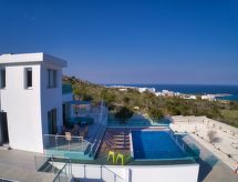 Prachtige privévilla met 4 slaapkamers, zwembad en panoramisch zeezicht in Protaras - thumbnail 3