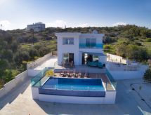 Prachtige privévilla met 4 slaapkamers, zwembad en panoramisch zeezicht in Protaras - thumbnail 4
