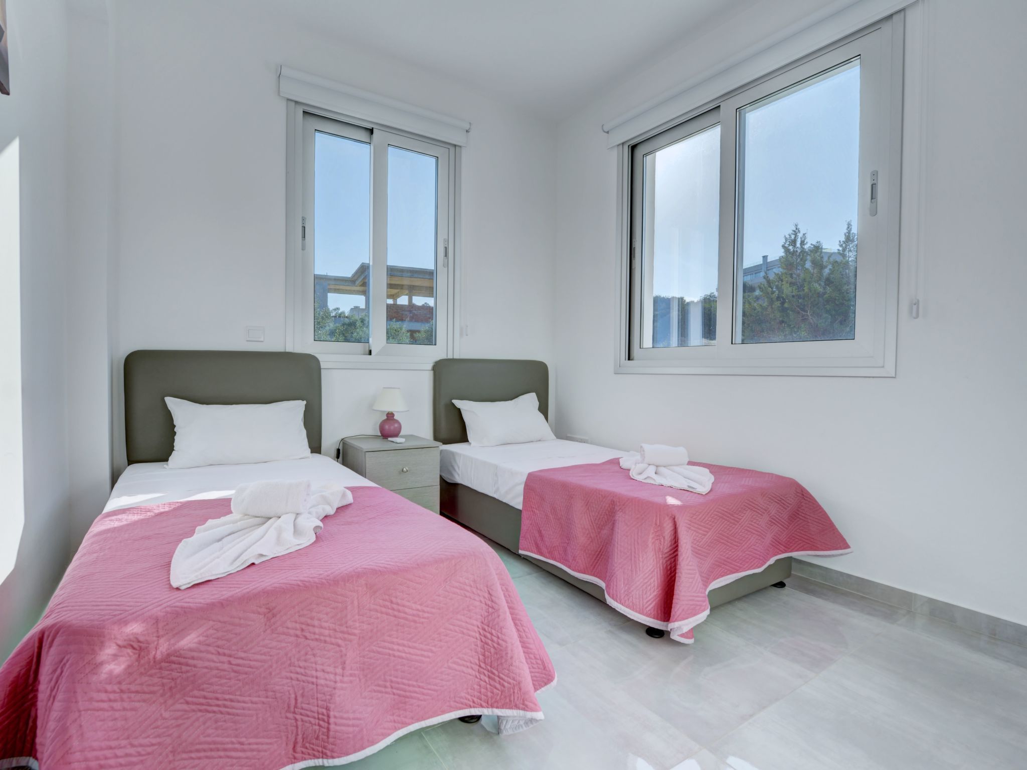 Private Villa mit 4 Schlafzimmern, Pool und Meerblick-Image-tags.info