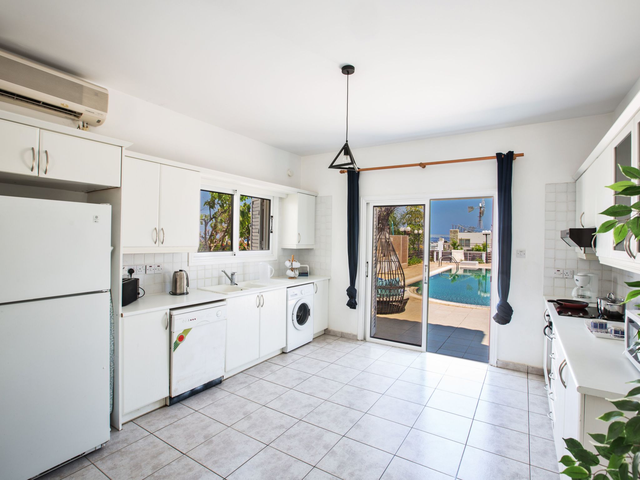 Protaras Villa mit Pool am Strand der Fig Tree Bay-Image-tags.info