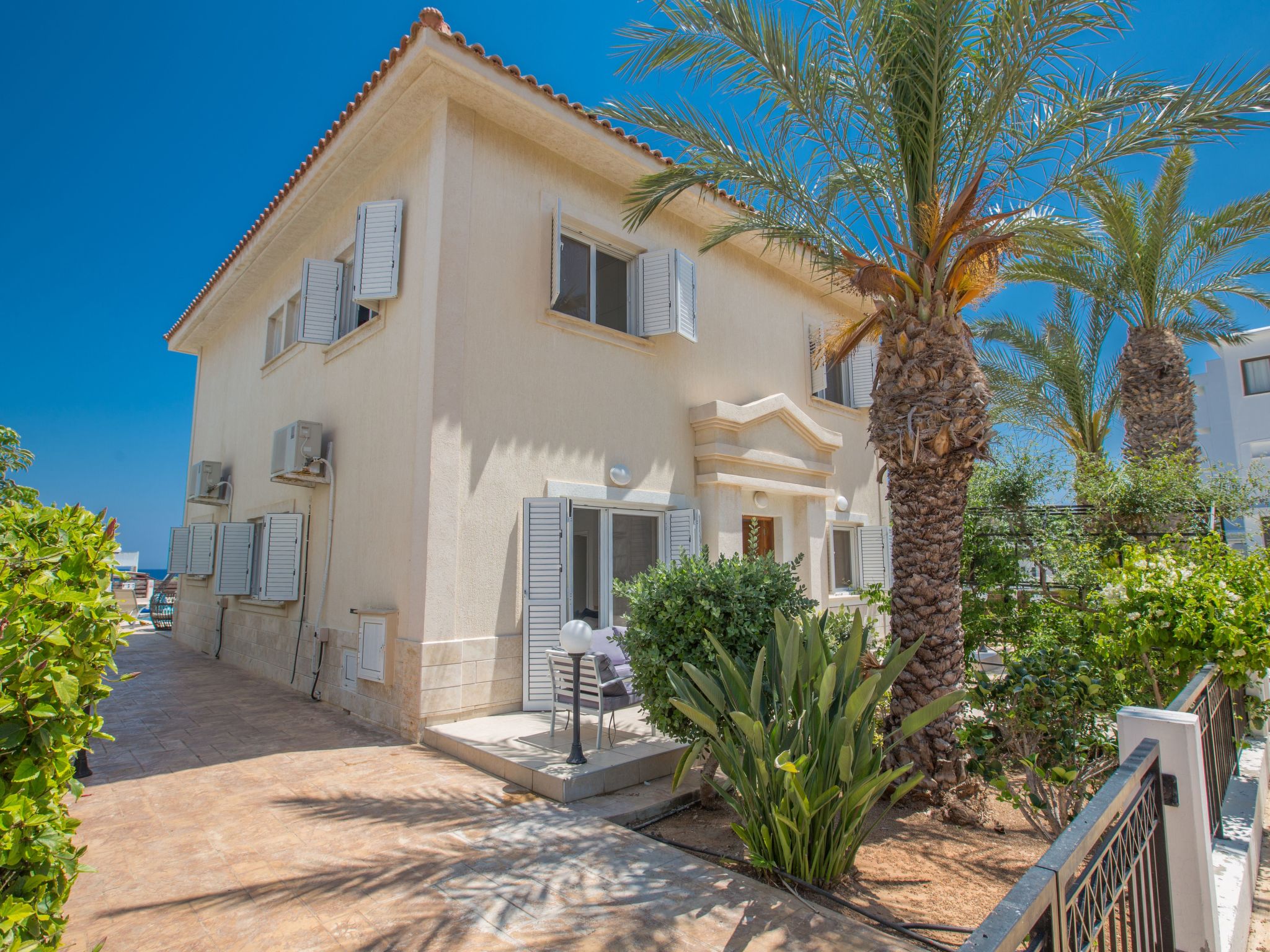 Protaras Villa mit Pool am Strand der Fig Tree Bay-Image-tags.info