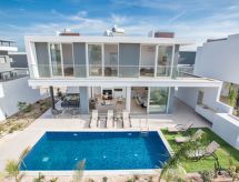 Vrijstaand vakantiehuis met privézwembad in centrum Protaras · 138 m² - thumbnail 3