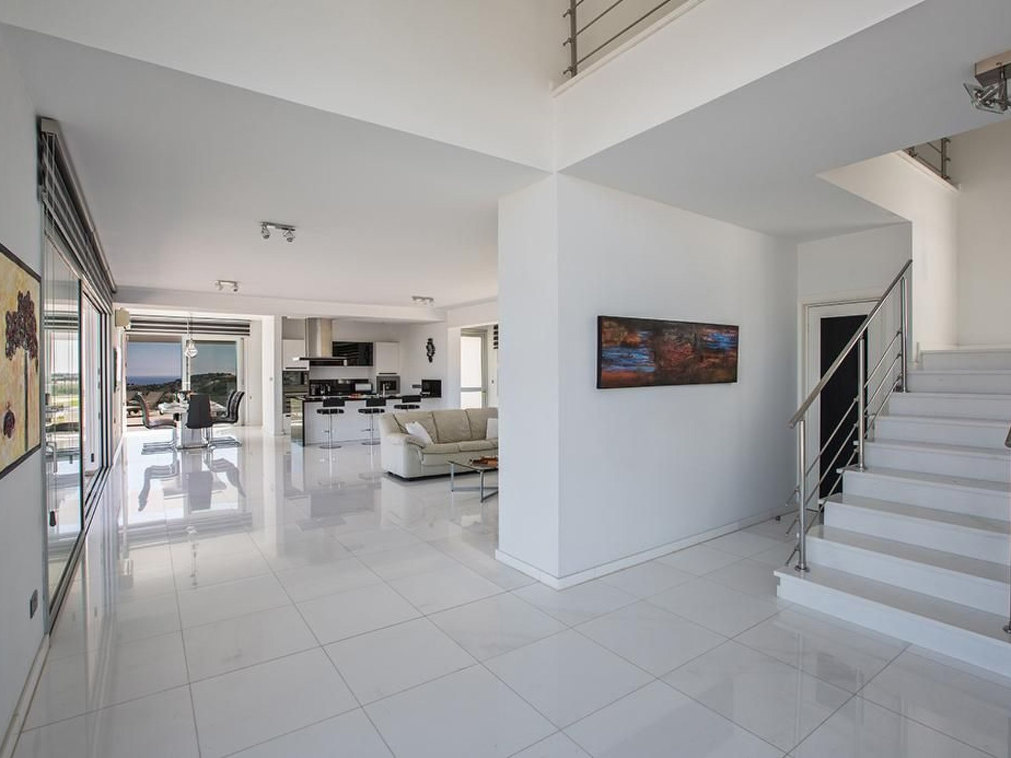 Moderne 3-Schlafzimmer-Villa mit atemberaubendem Meerblick-Image-tags.info