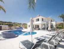 Vrijstaand vakantiehuis met privézwembad op 900m van centrum Protaras - thumbnail 2