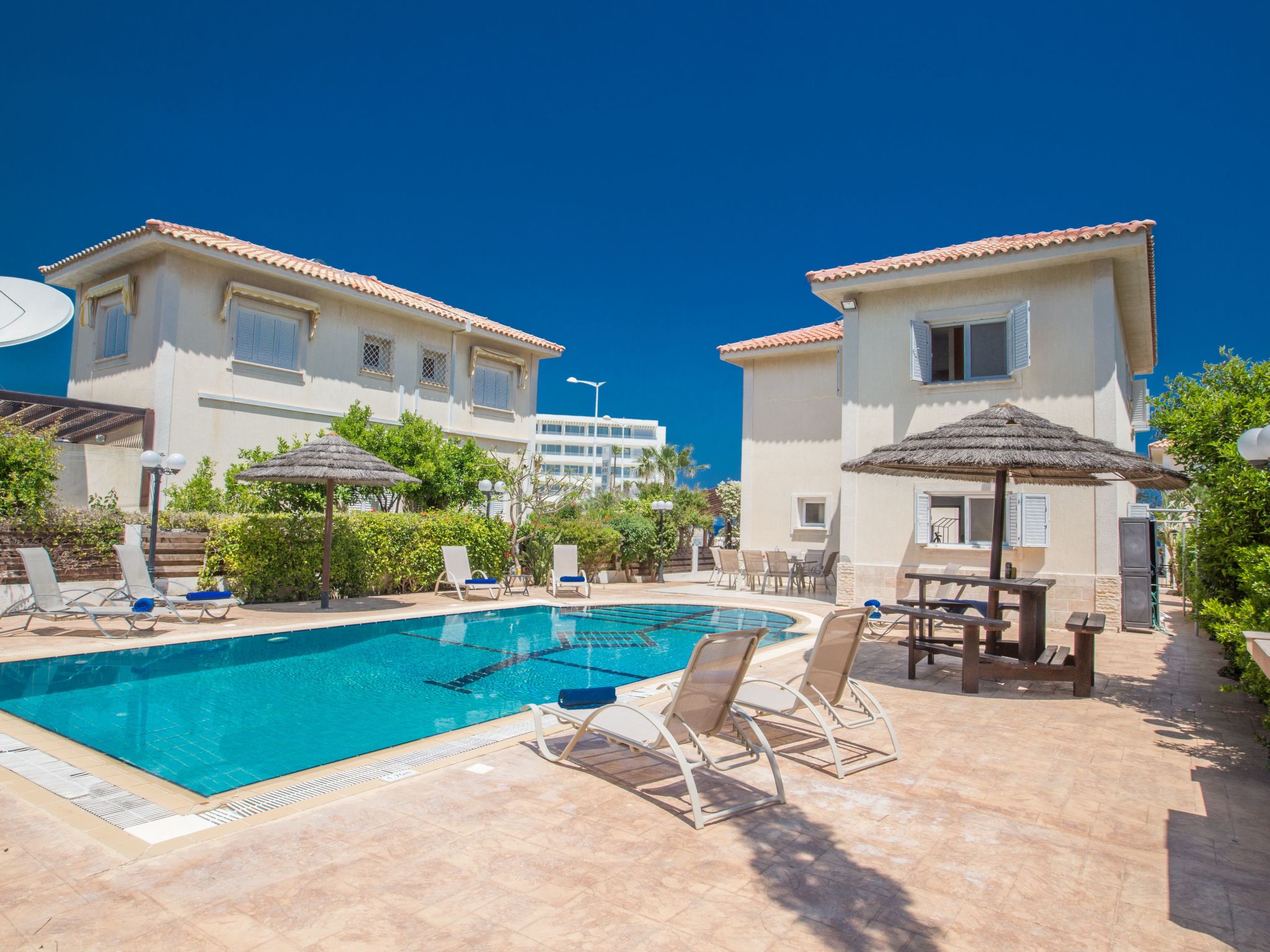 In Protaras mit privatem Parkplatz-Image-tags.info