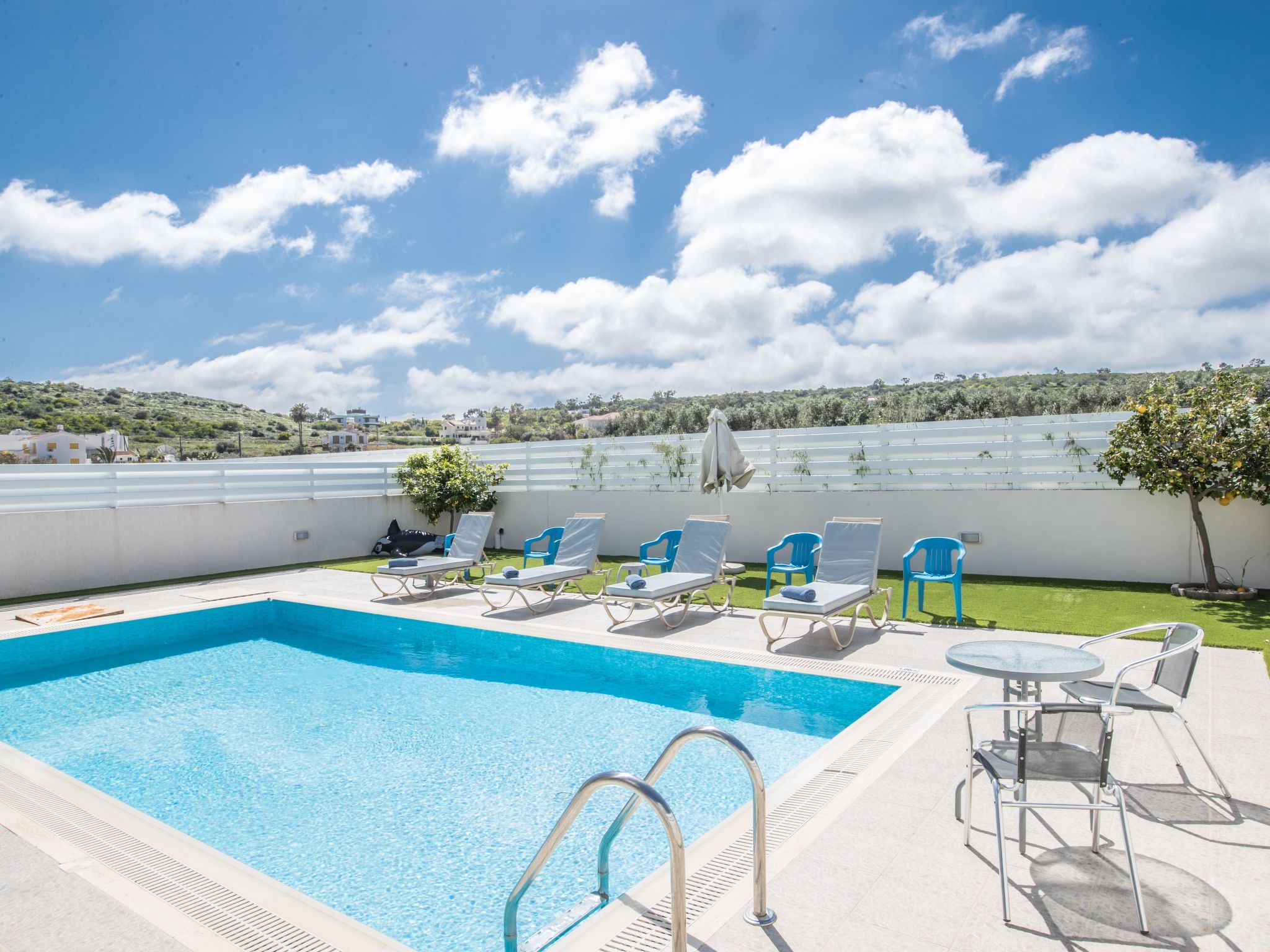 Moderne 4-Schlafzimmer-Villa im Zentrum von Protaras