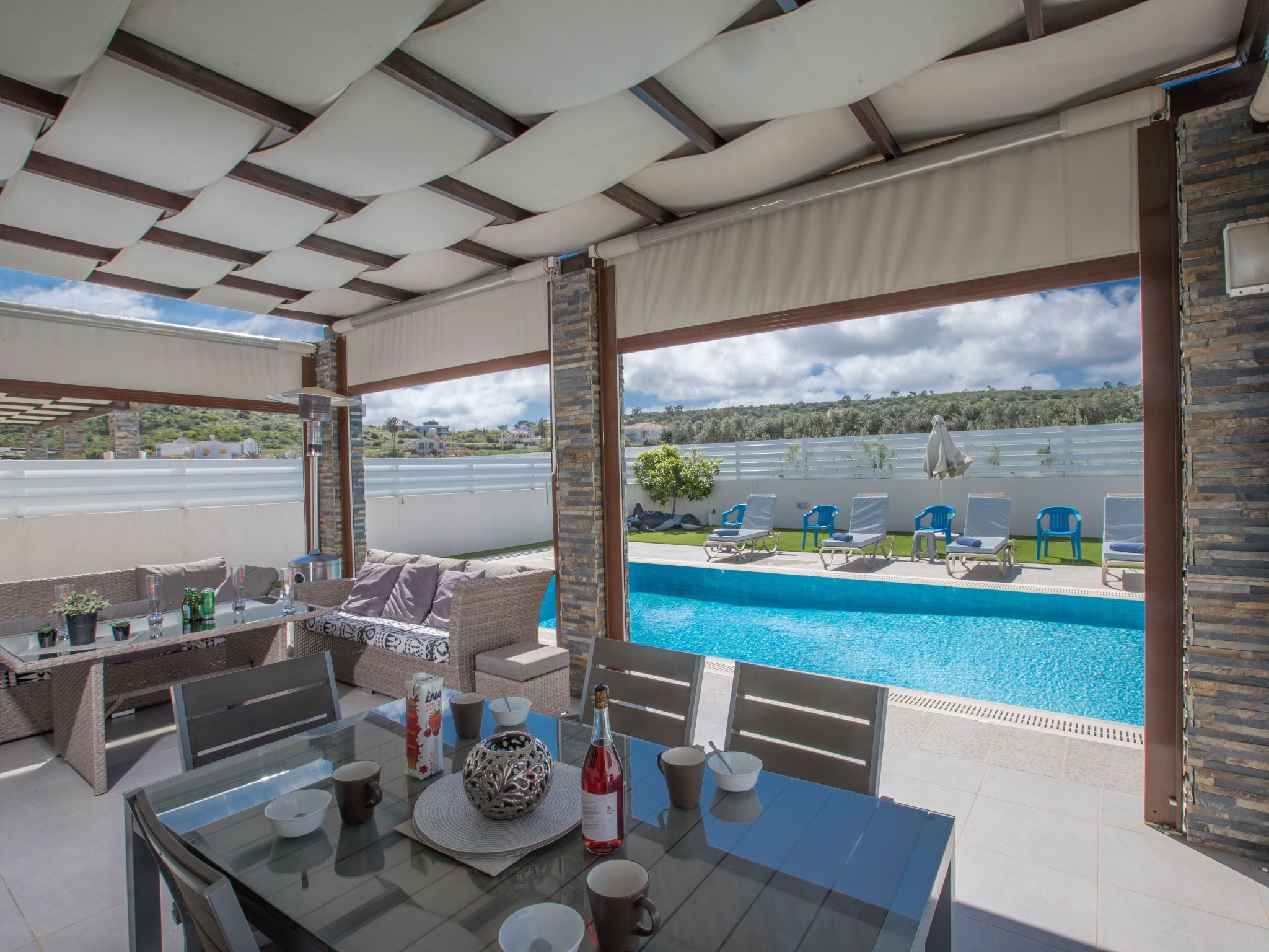 Moderne 4-Schlafzimmer-Villa im Zentrum von Protaras-Image-tags.info