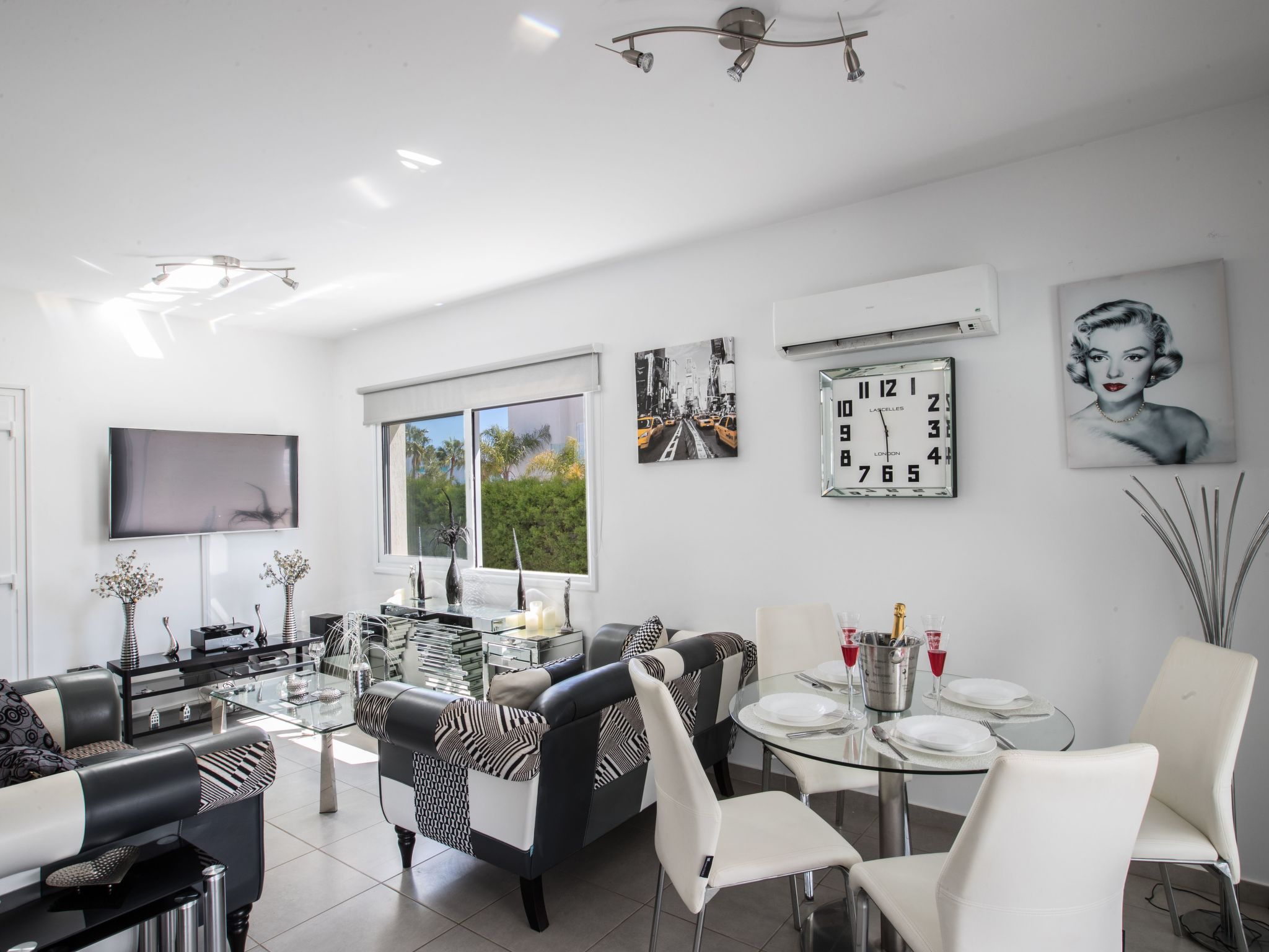 Moderne 4-Schlafzimmer-Villa im Zentrum von Protaras-Image-tags.info