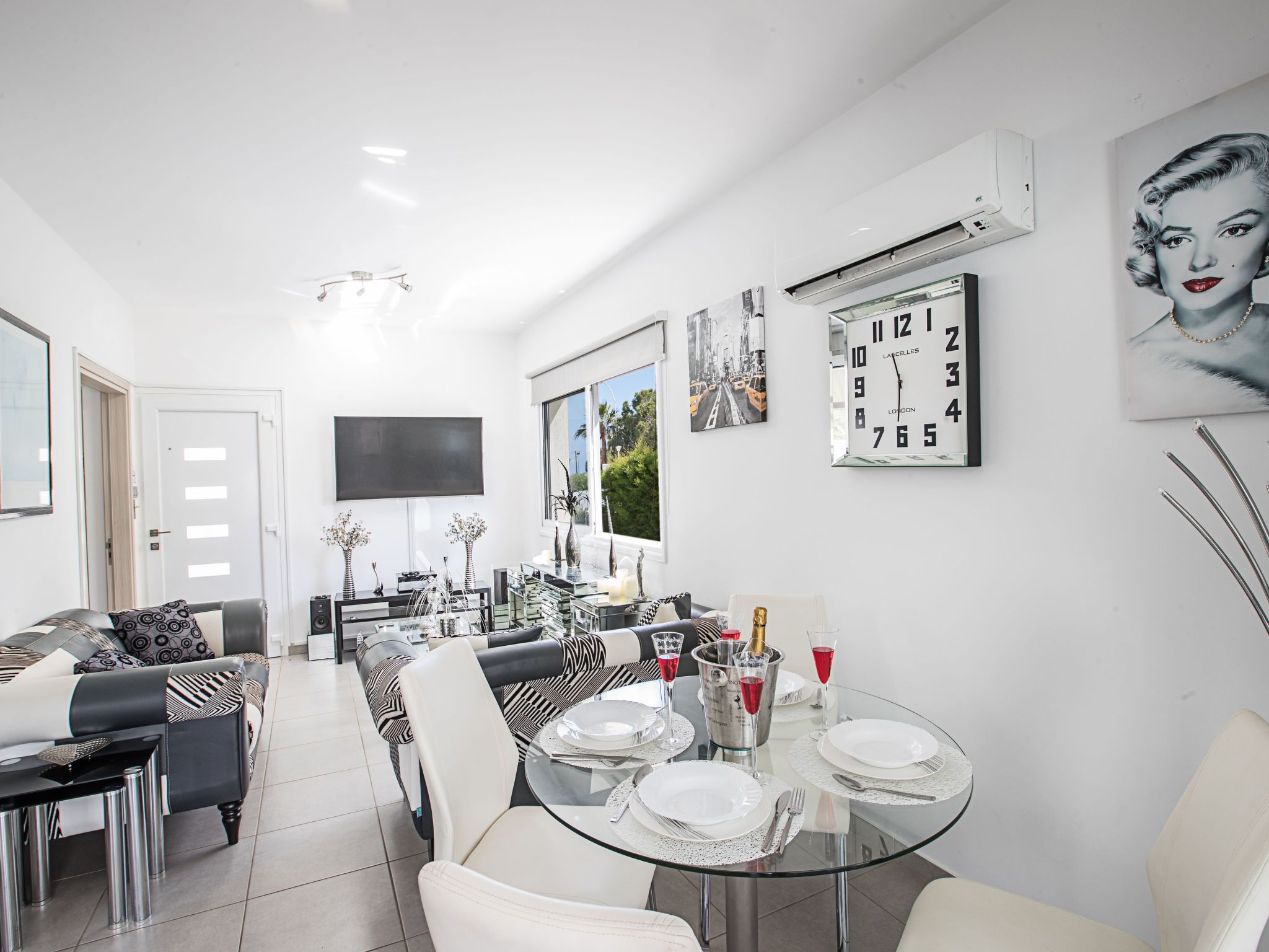 Moderne 4-Schlafzimmer-Villa im Zentrum von Protaras-Image-tags.info