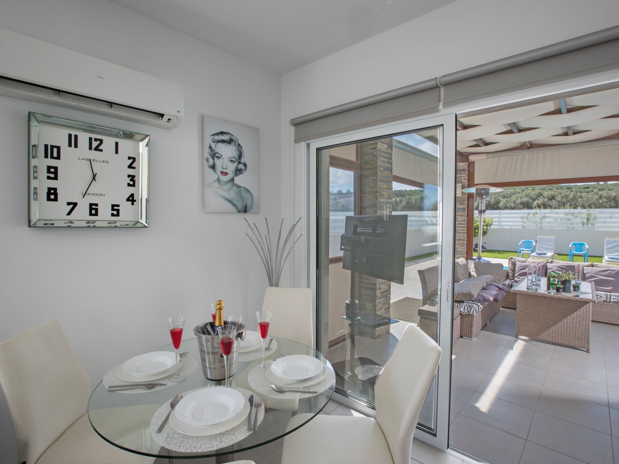 Moderne 4-Schlafzimmer-Villa im Zentrum von Protaras-Image-tags.info