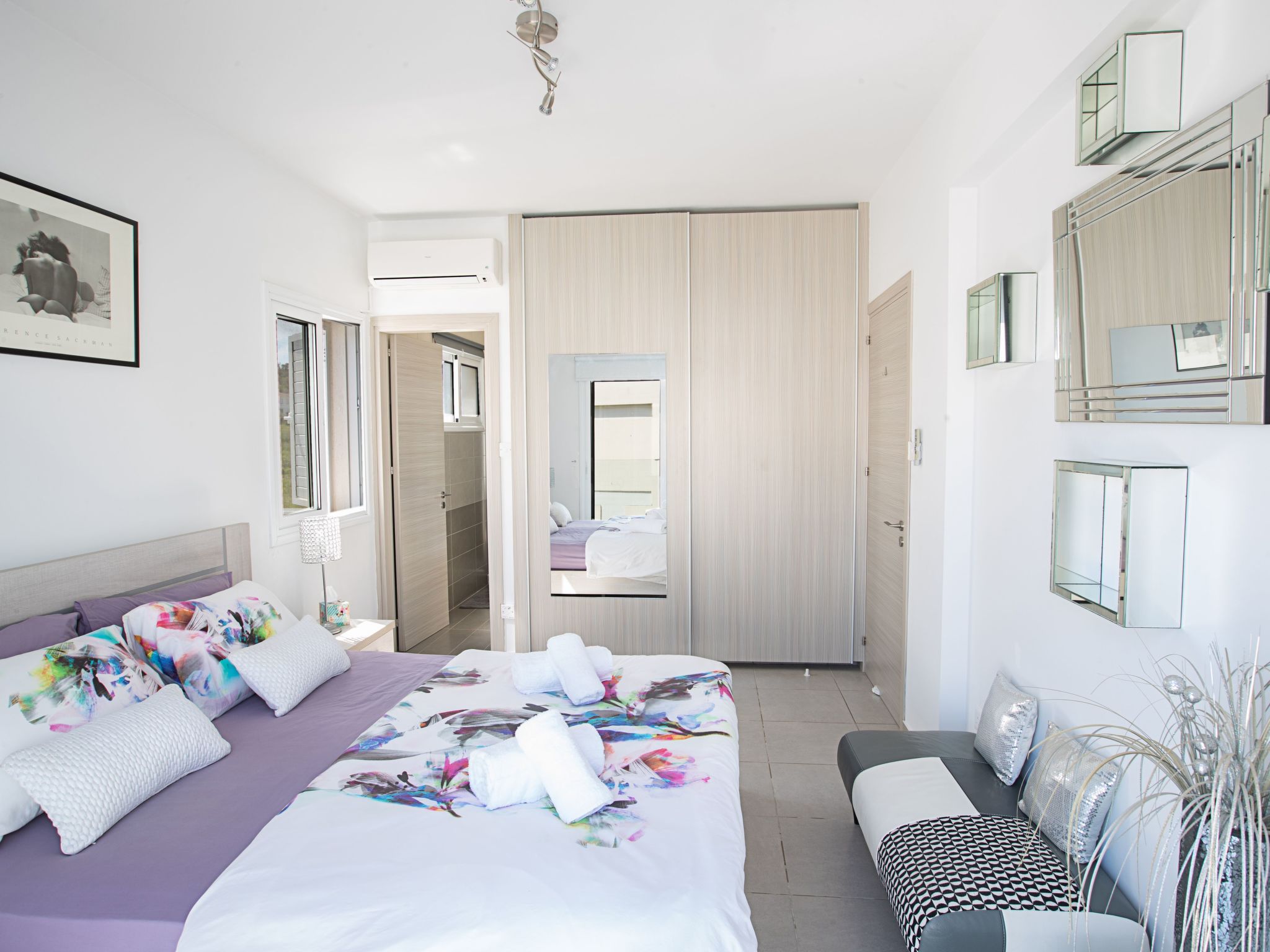 Moderne 4-Schlafzimmer-Villa im Zentrum von Protaras-Image-tags.info