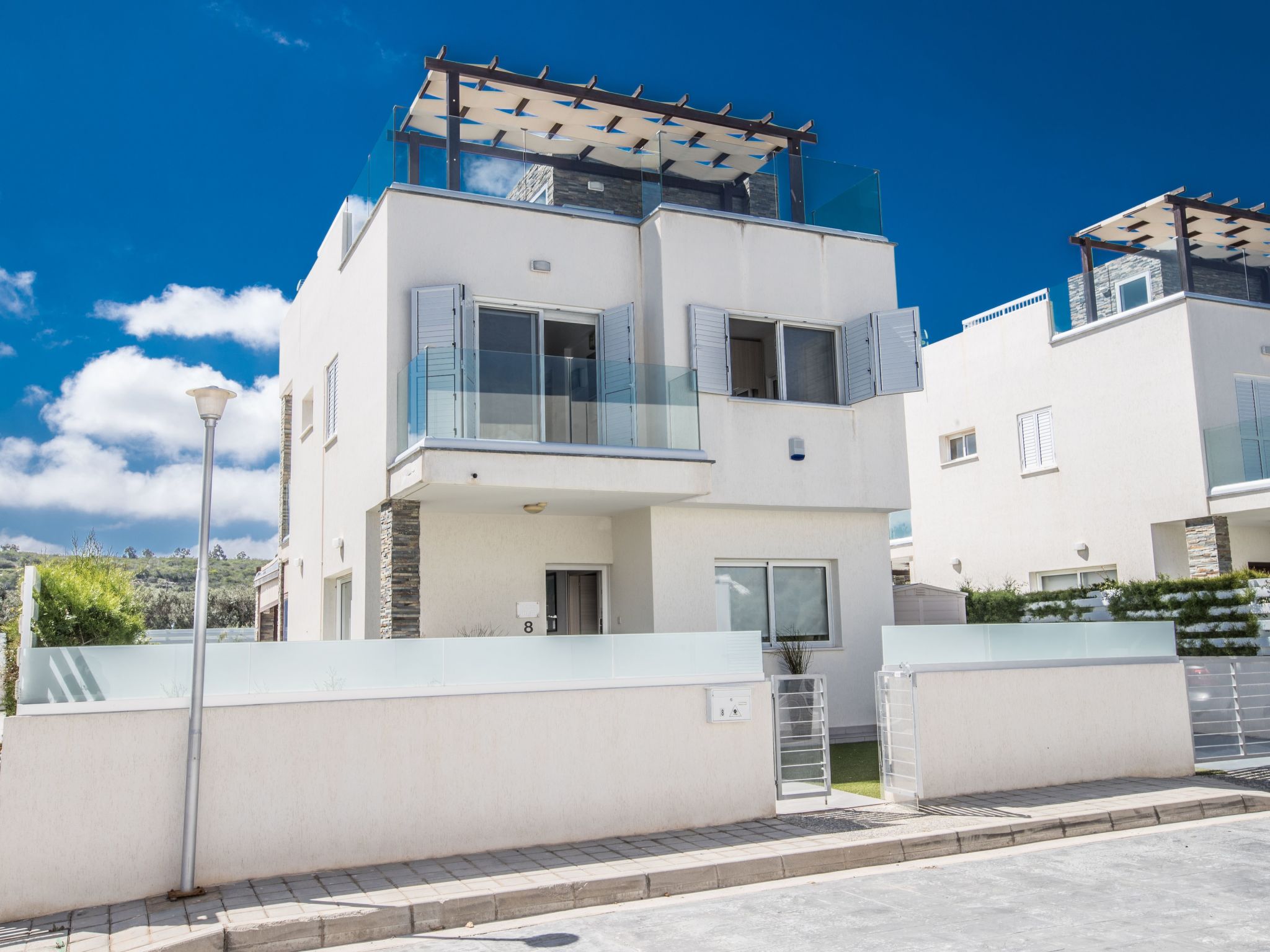 Moderne 4-Schlafzimmer-Villa im Zentrum von Protaras-Image-tags.info