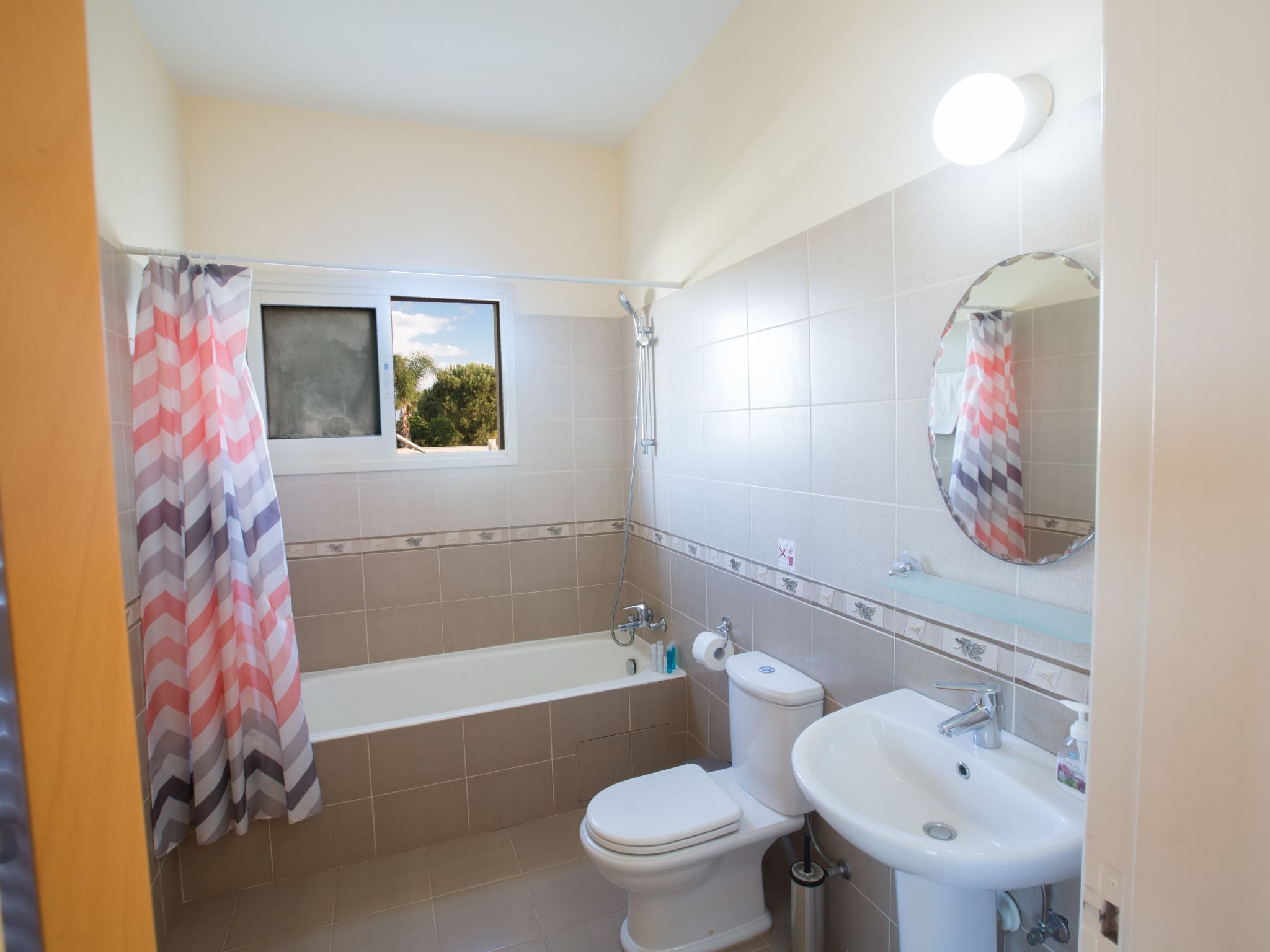 Private 3-Schlafzimmer-Villa mit Hochgeschwindigkeits-Internet-Image-tags.info