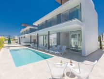 Op 600m van het centrum: Vrijstaand vakantiehuis met privézwembad in Protaras - thumbnail 2