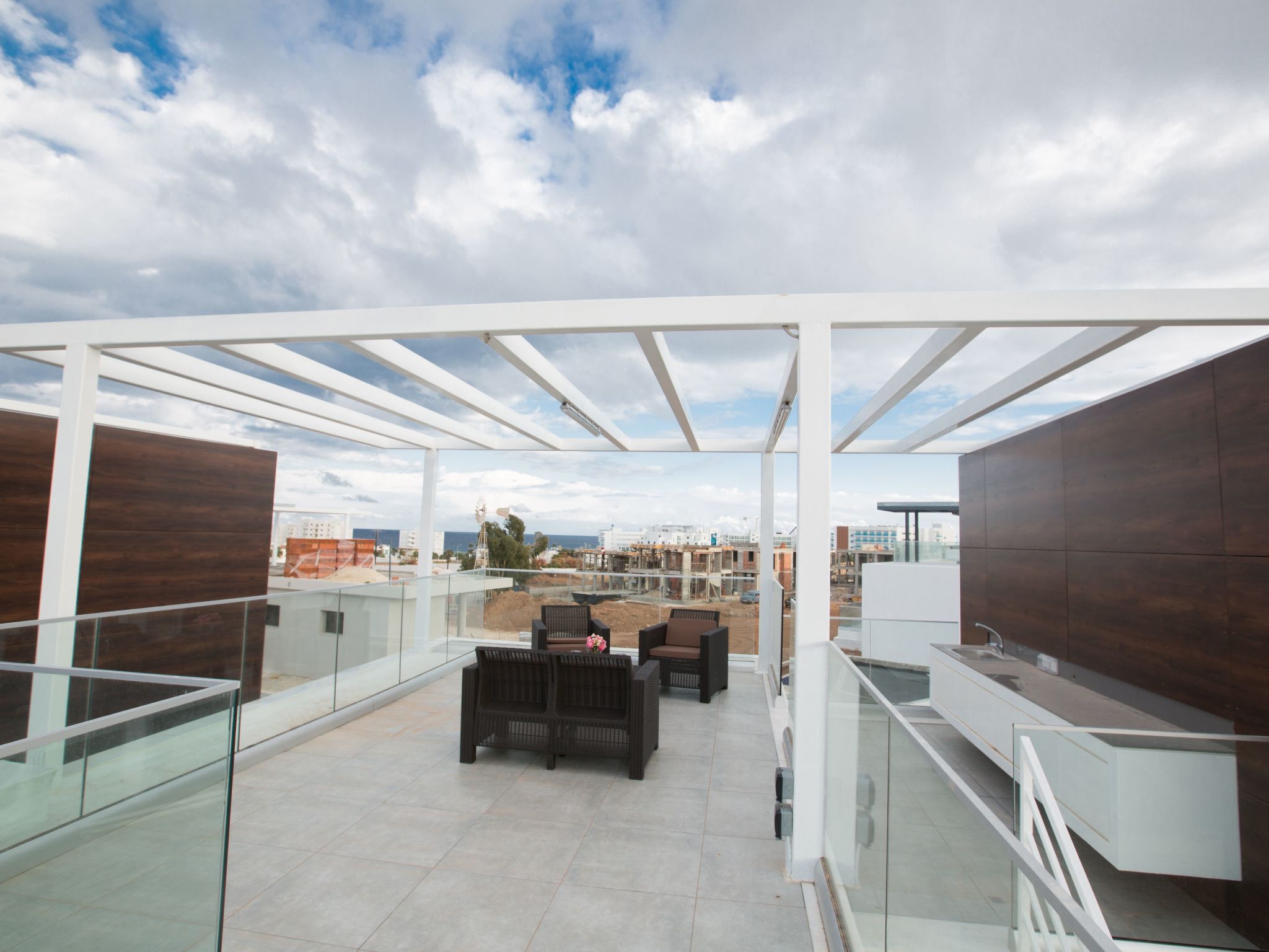 2-Schlafzimmer-Villa mit Pool, Dachgarten, Meerblick-Image-tags.info