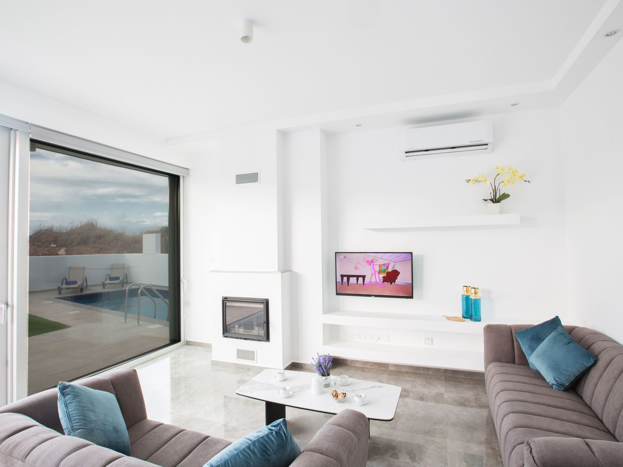 2-Schlafzimmer-Villa mit Pool, Dachgarten, Meerblick-Image-tags.info