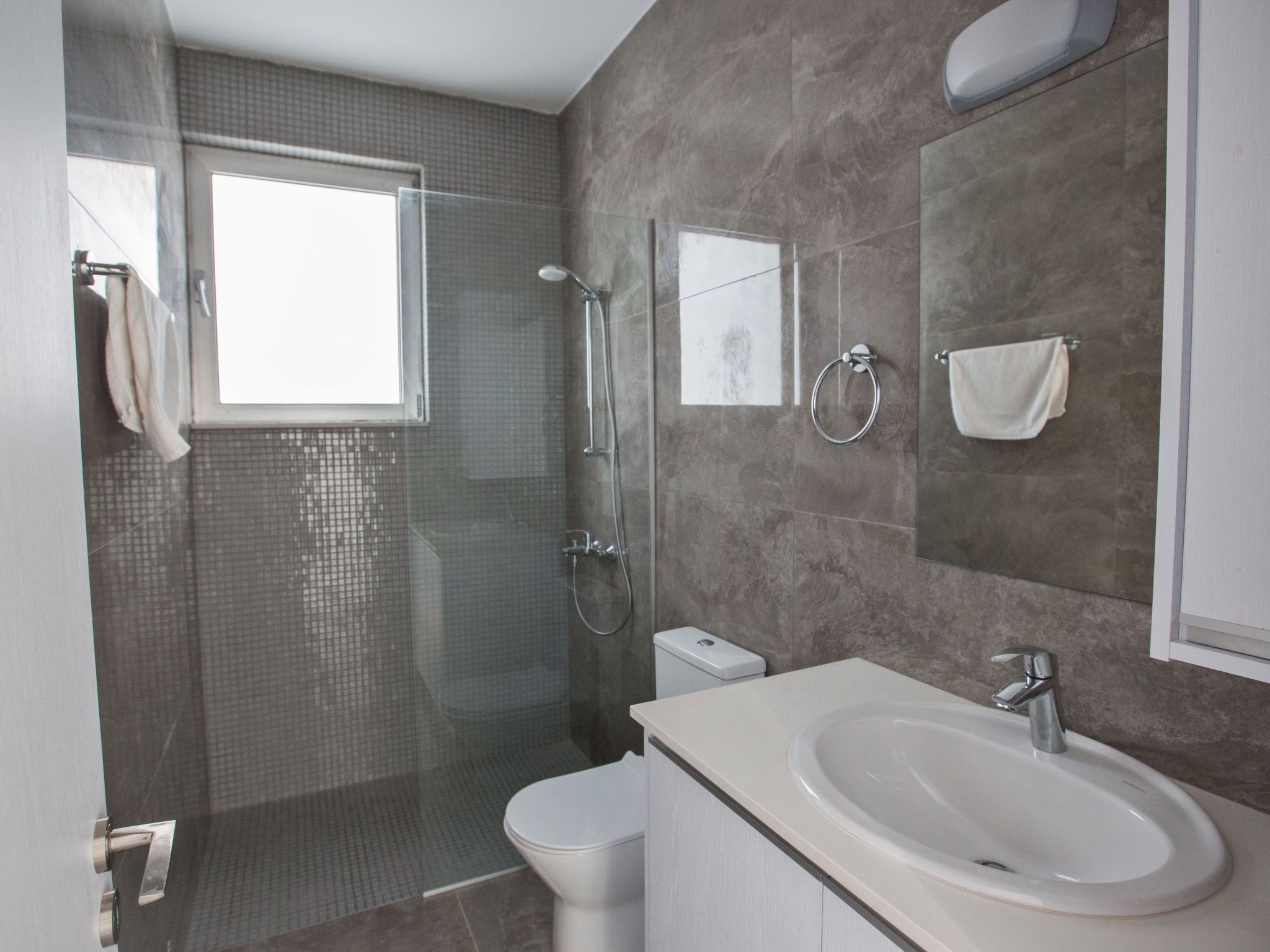 2-Schlafzimmer-Villa mit Pool, Dachgarten, Meerblick-Image-tags.info