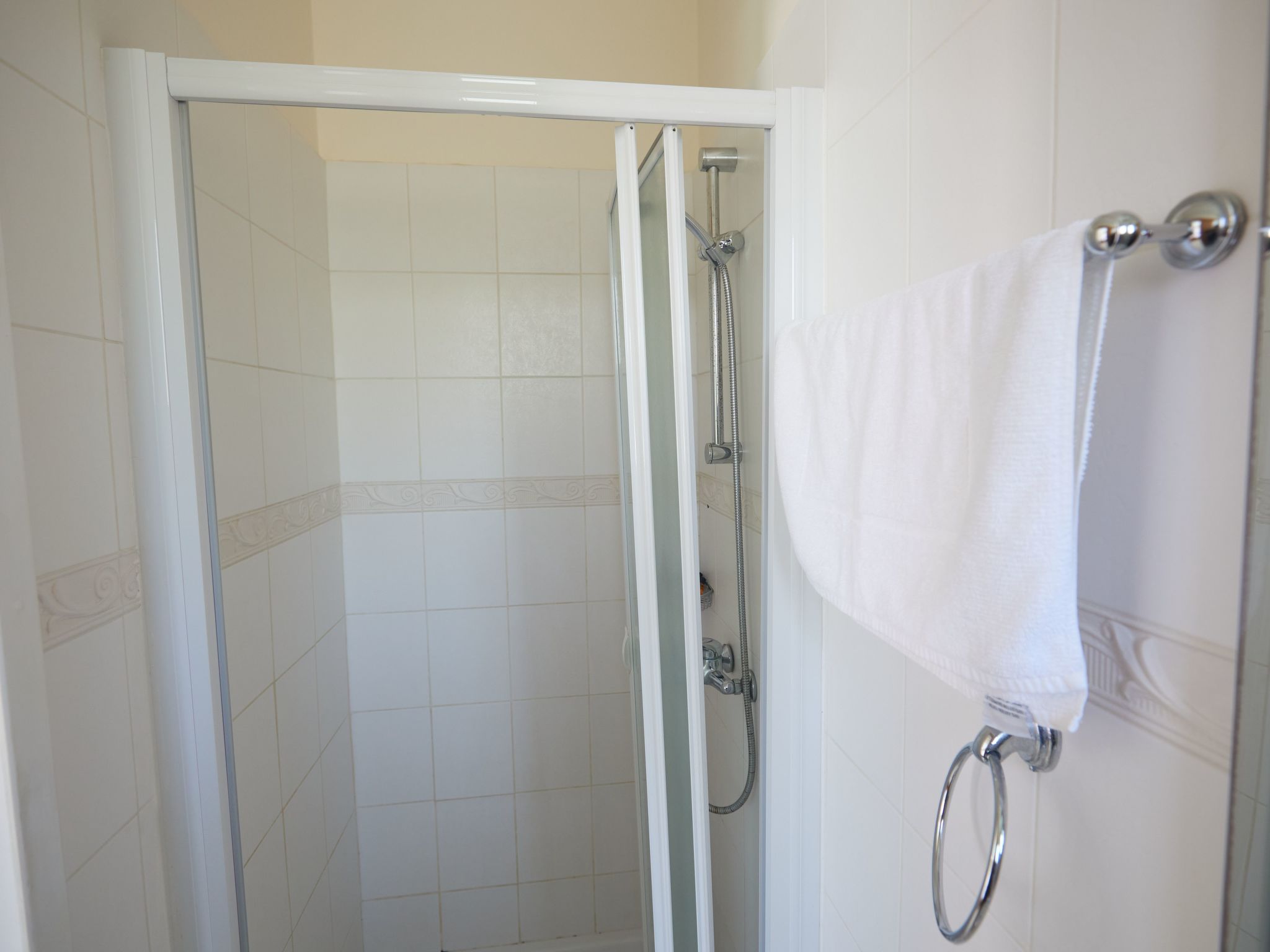 Hübsche Villa mit 3 Schlafzimmern und privatem Pool-Image-tags.info