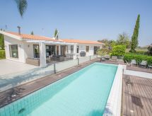8-persoons vakantiehuis met privézwembad in centrum Protaras · 150 m² - thumbnail 1