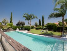 8-persoons vakantiehuis met privézwembad in centrum Protaras · 150 m² - thumbnail 3