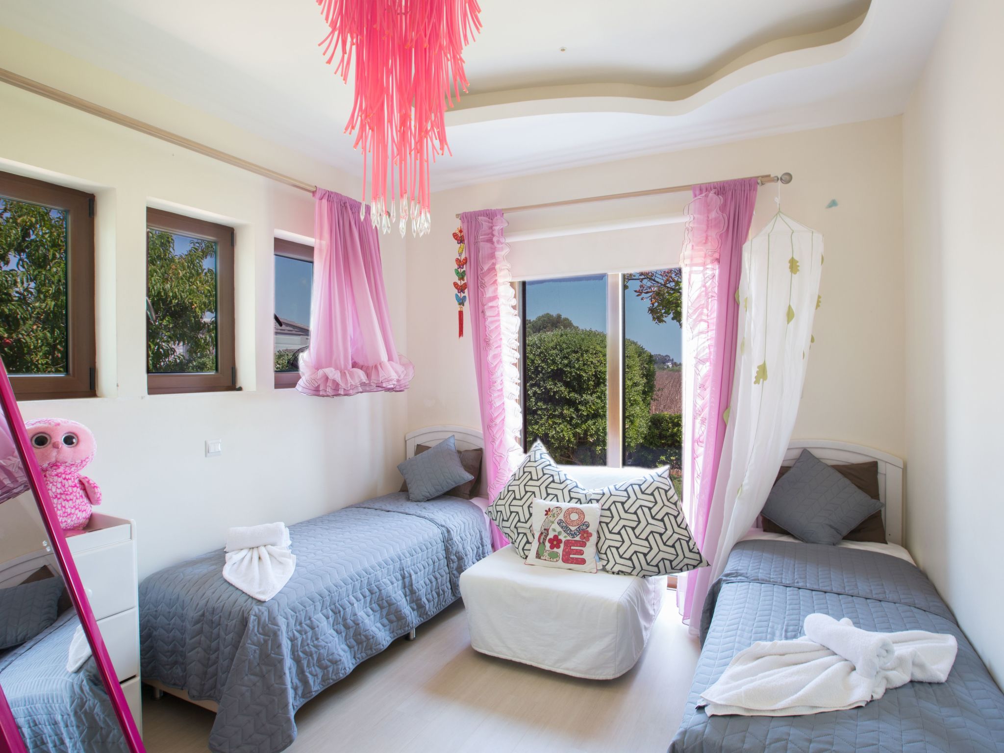 4-Schlafzimmer-Villa mit Pool im Zentrum von Protaras-Image-tags.info