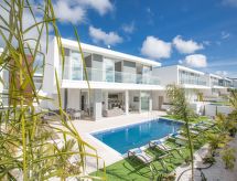 Moderne vrijstaande villa met privézwembad in het hart van Protaras - thumbnail 5