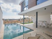 Privézwembad en luxe in Protaras: ruim vakantiehuis voor 10 personen - thumbnail 5