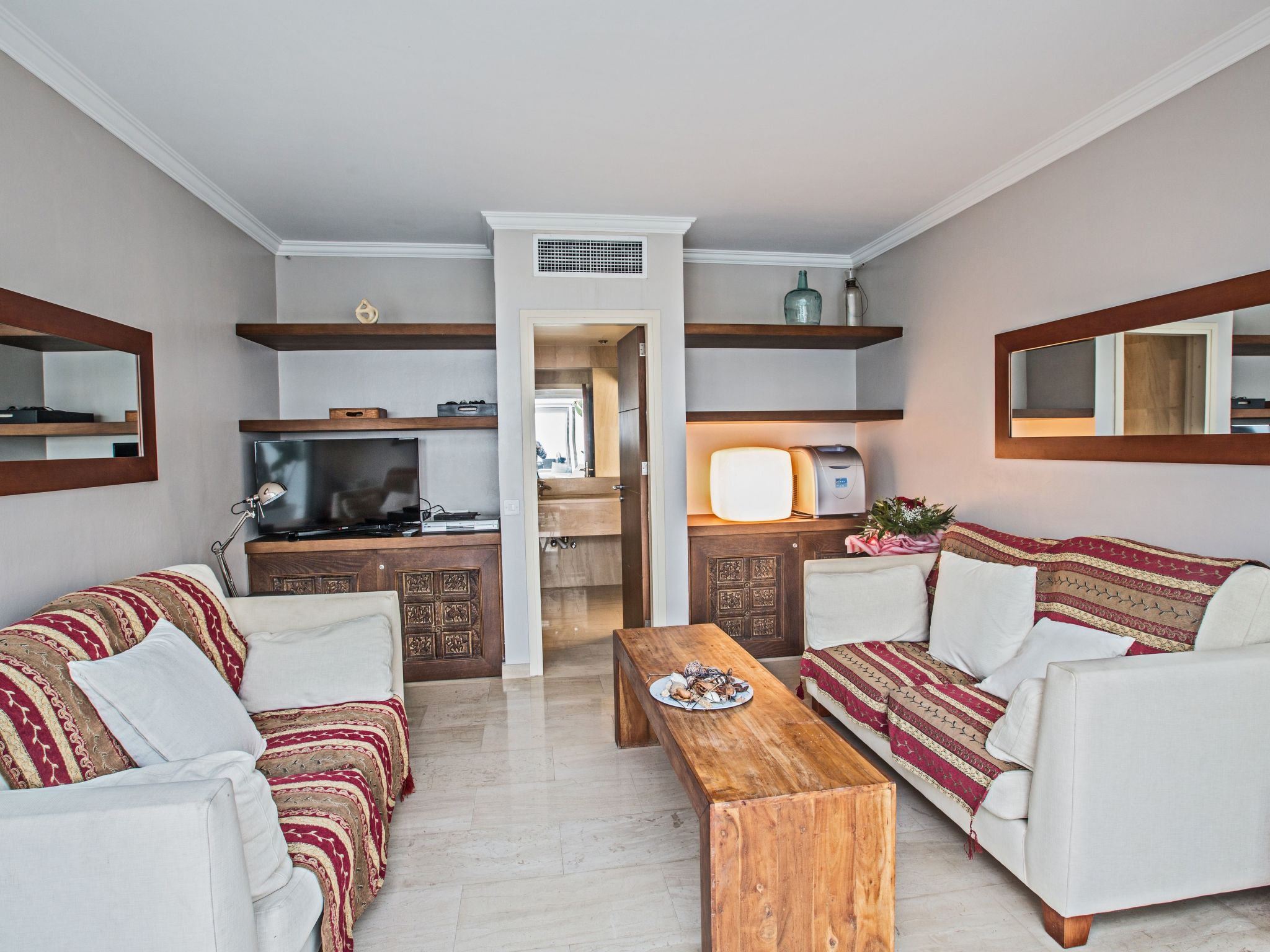 Geräumige Ferienvilla mit atemberaubendem Ausblick-Image-tags.info