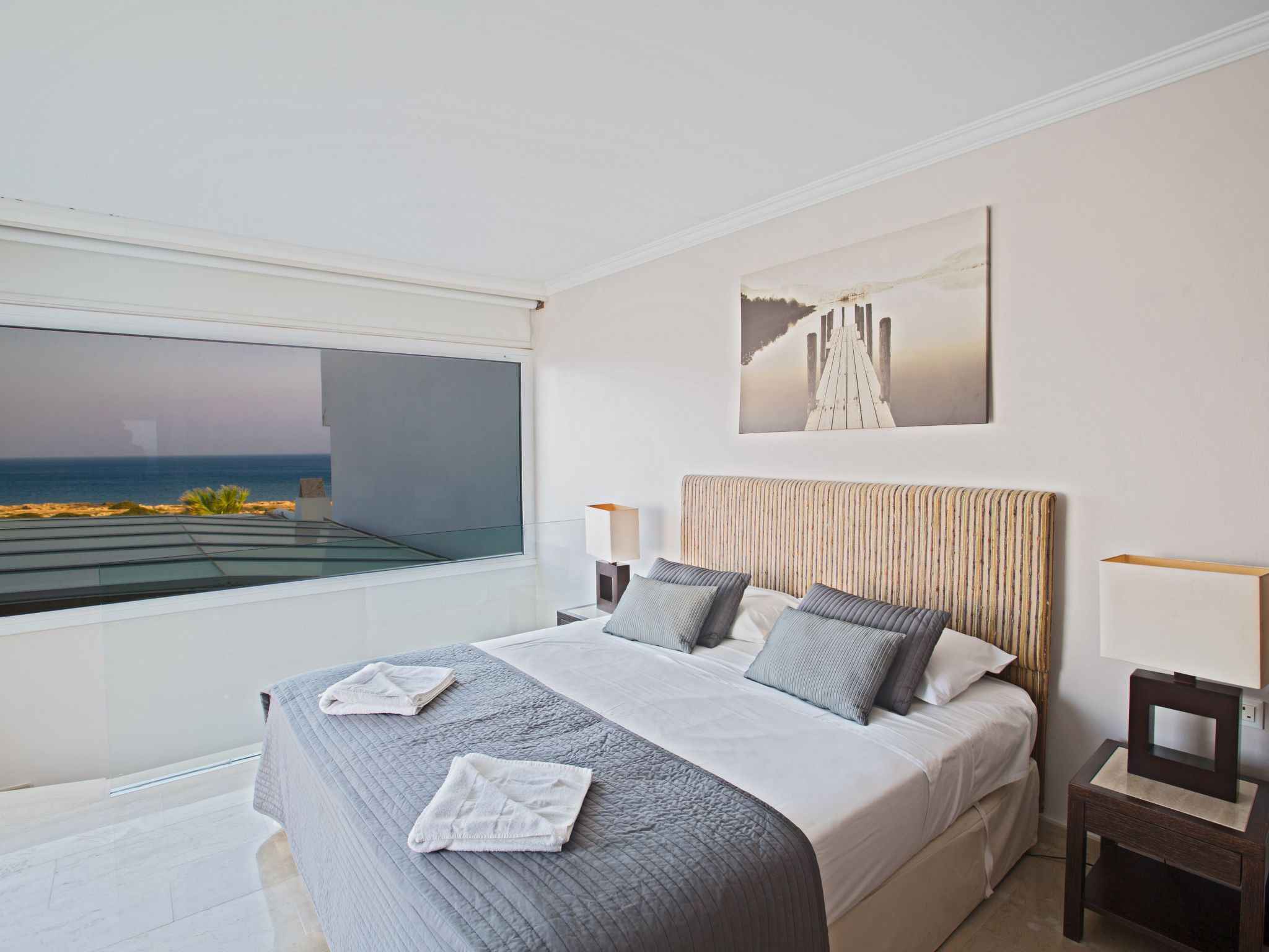 Geräumige Ferienvilla mit atemberaubendem Ausblick-Image-tags.info