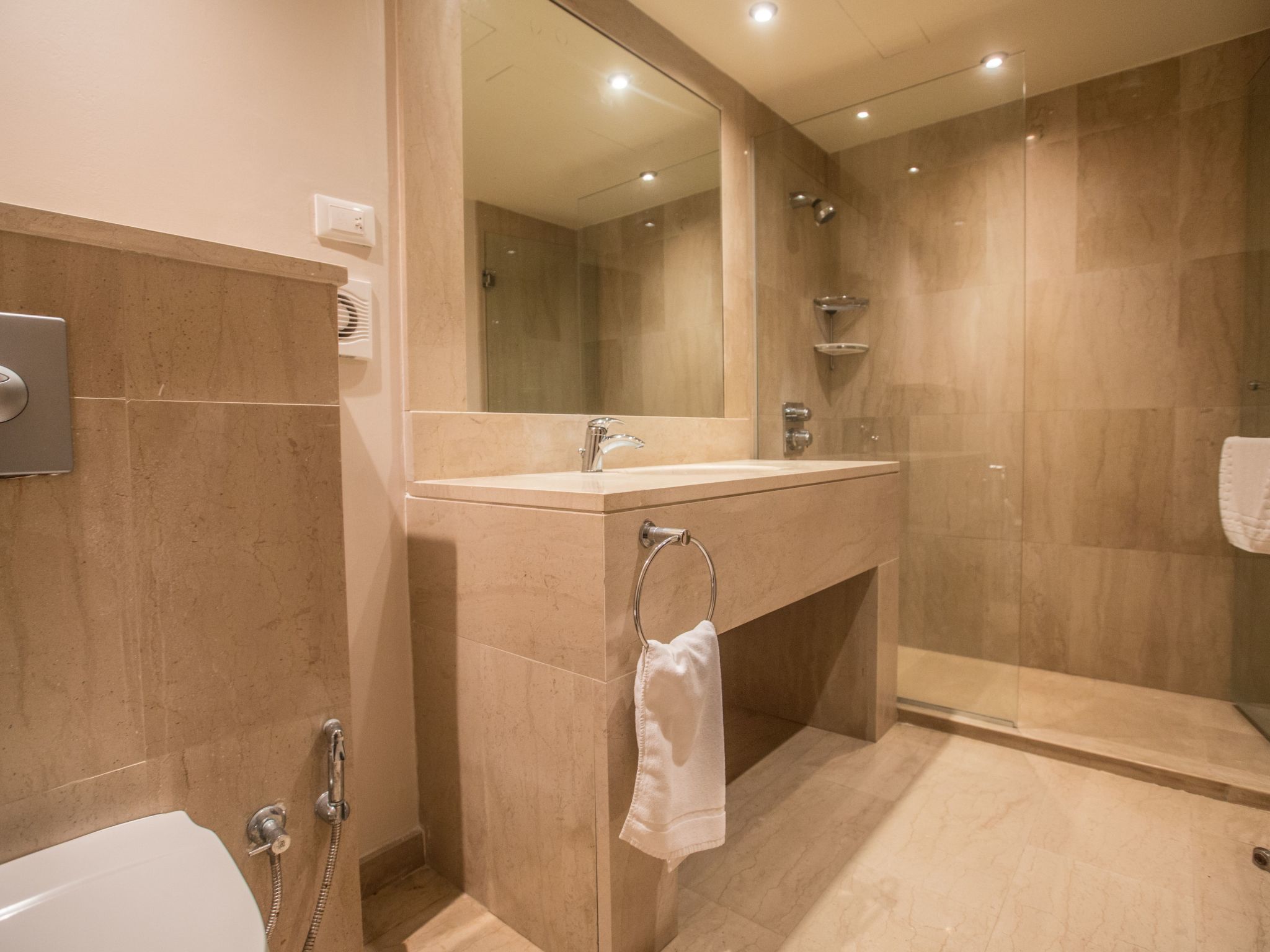 Geräumige Ferienvilla mit atemberaubendem Ausblick-Image-tags.info