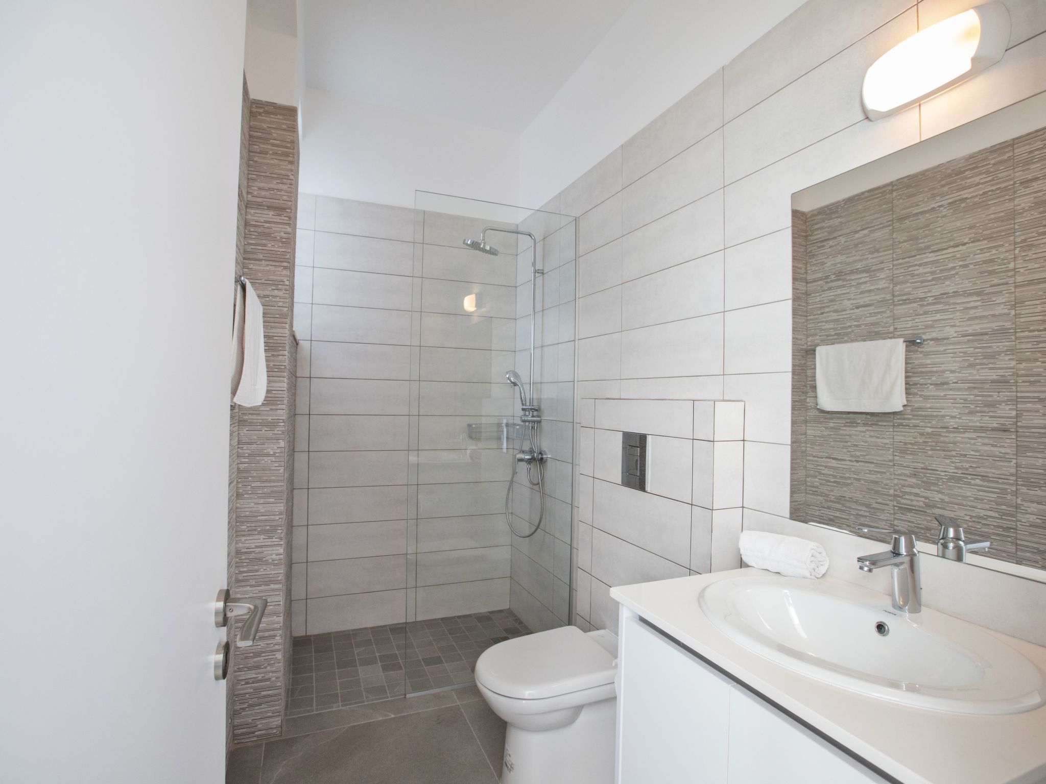 Schöne Villa Olivine Pearl OL5 mit Garten-Image-tags.info