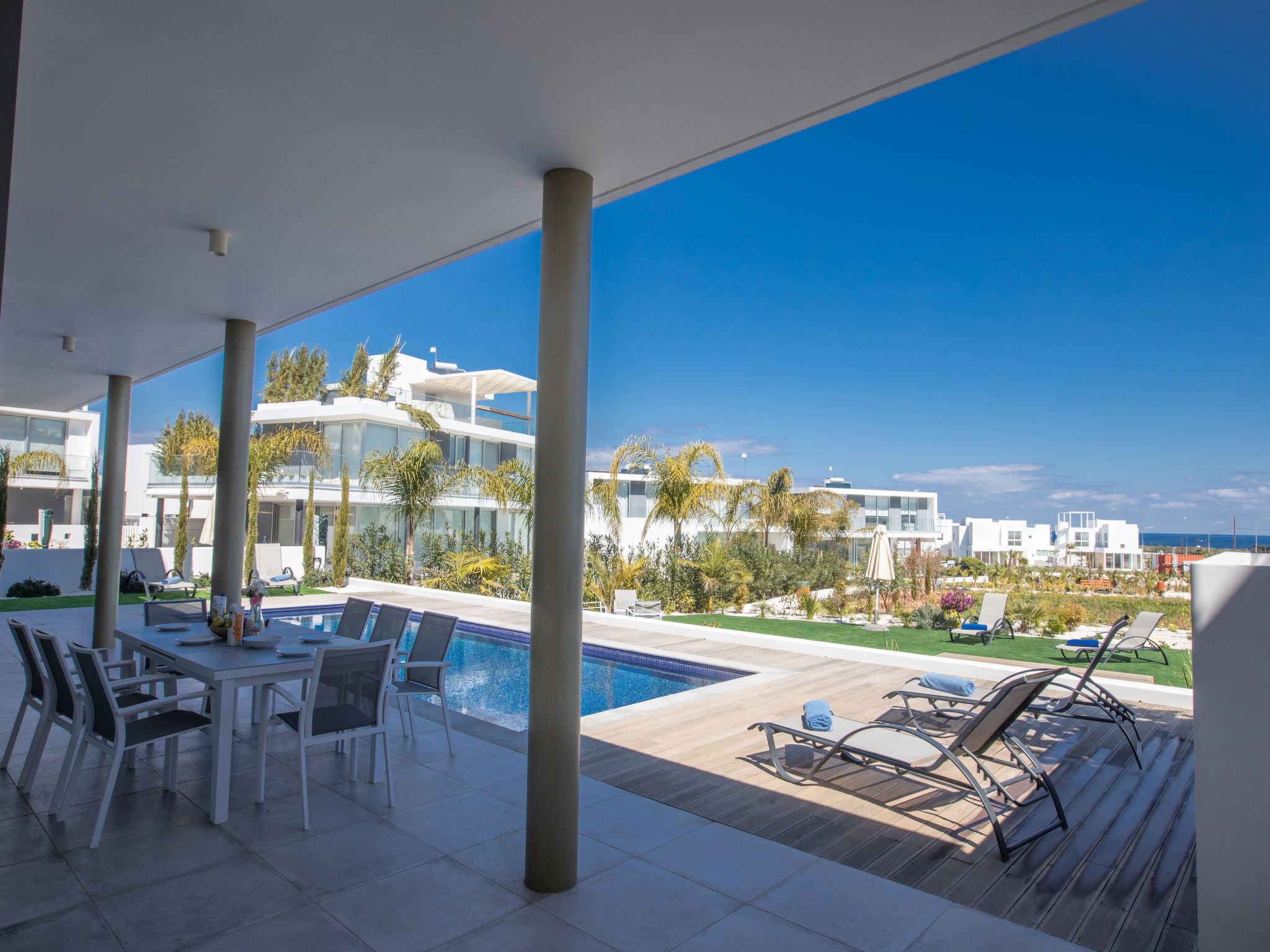 Schöne Villa Olivine Pearl OL5 mit Garten-Image-tags.info