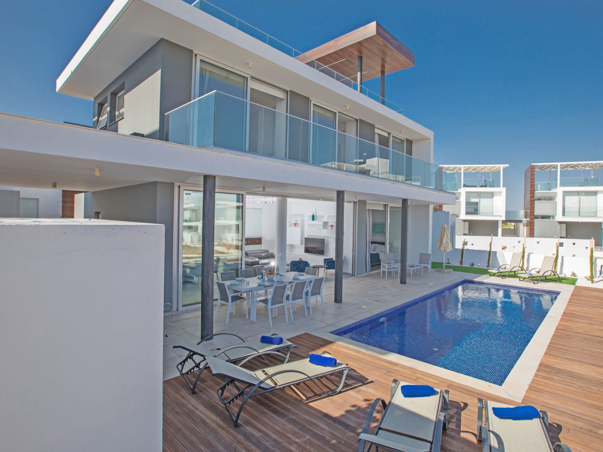 Schöne Villa Olivine Pearl OL5 mit Garten-Image-tags.info