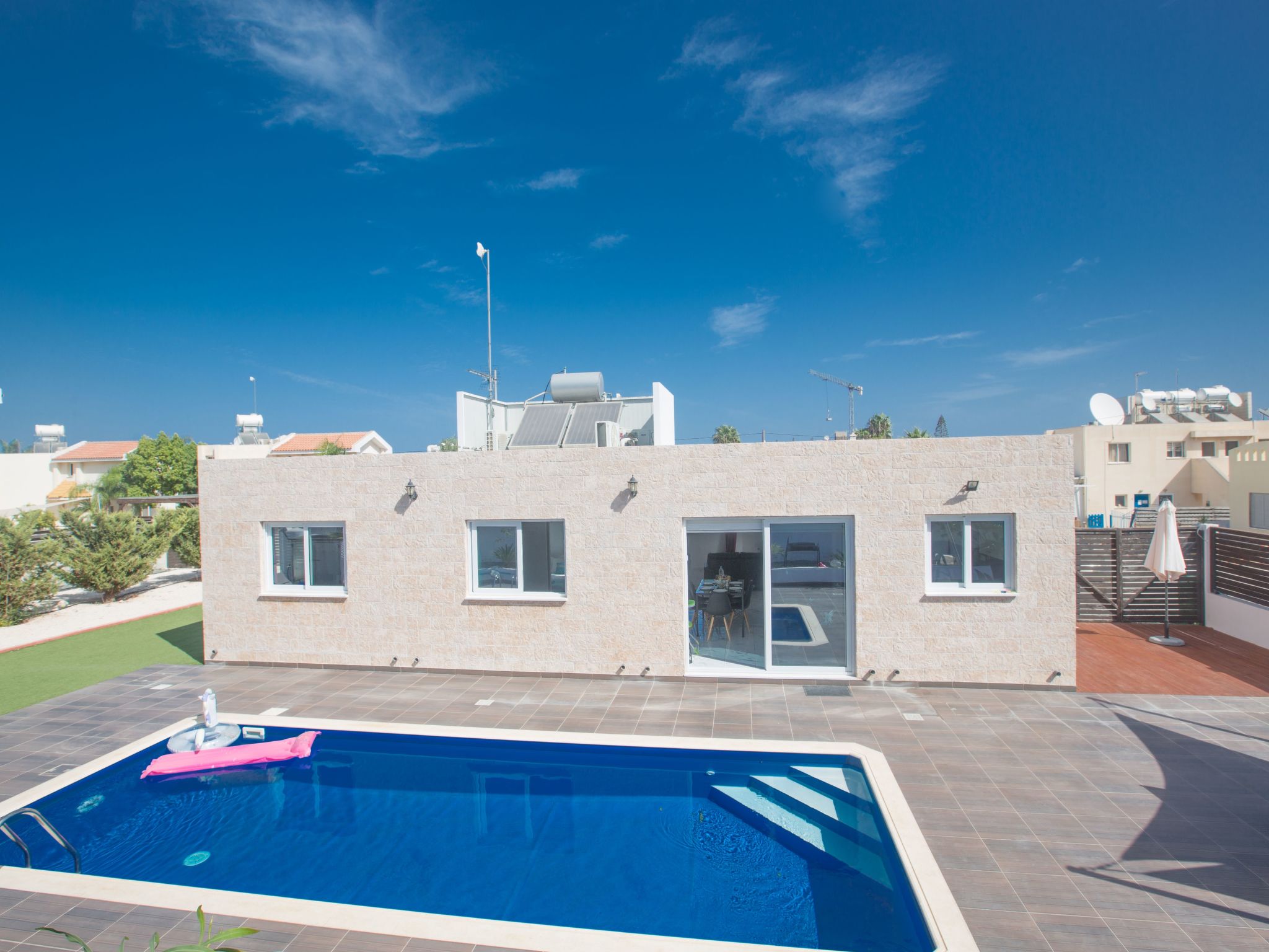 3 Schlafzimmer Villa mit Pool in Protaras Zentrum