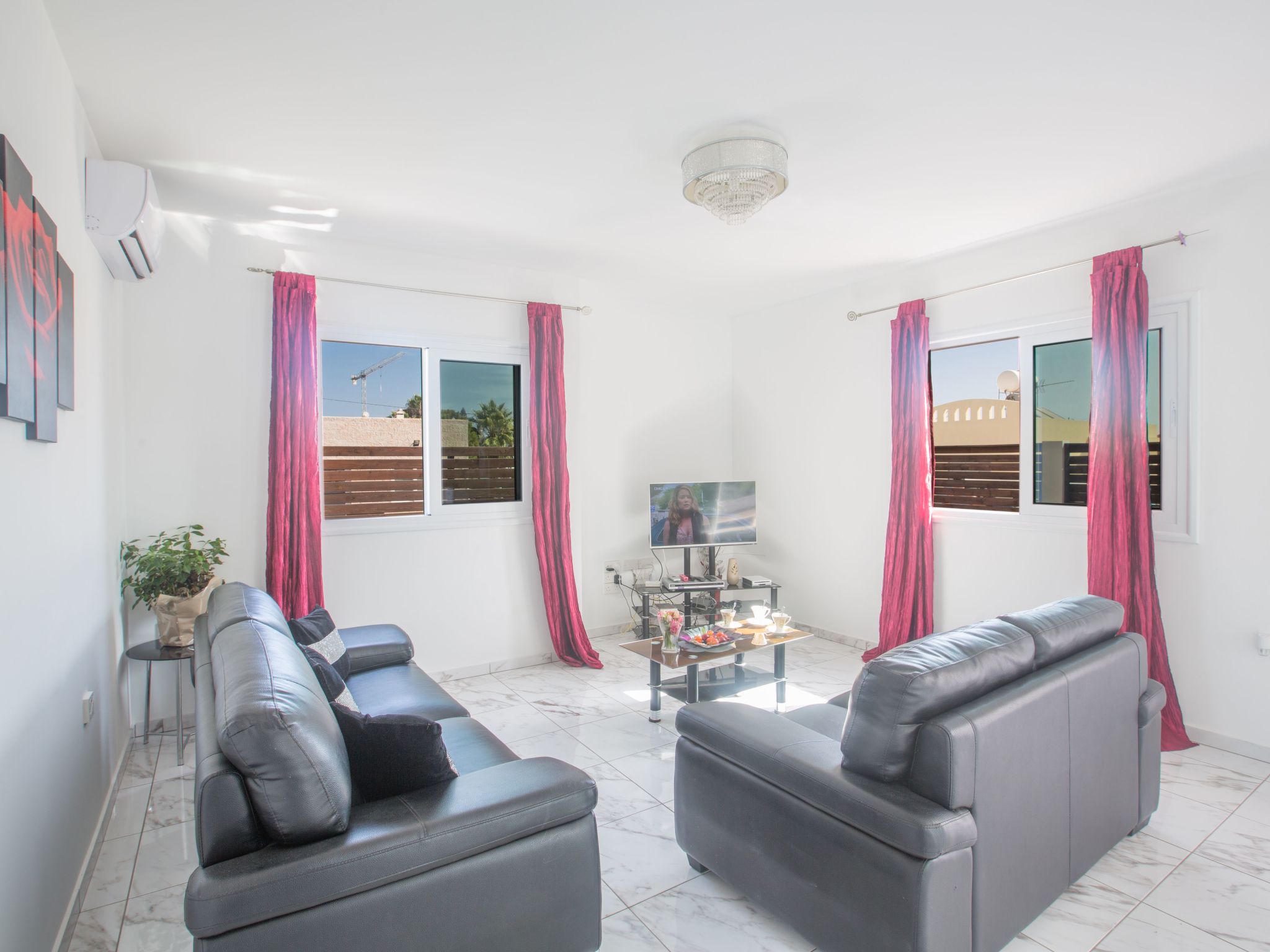 3 Schlafzimmer Villa mit Pool in Protaras Zentrum-Image-tags.info