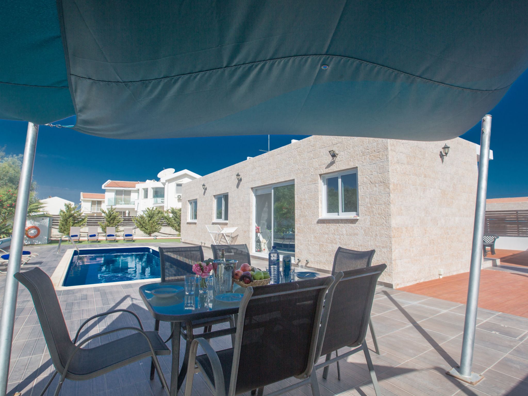 3 Schlafzimmer Villa mit Pool in Protaras Zentrum-Image-tags.info