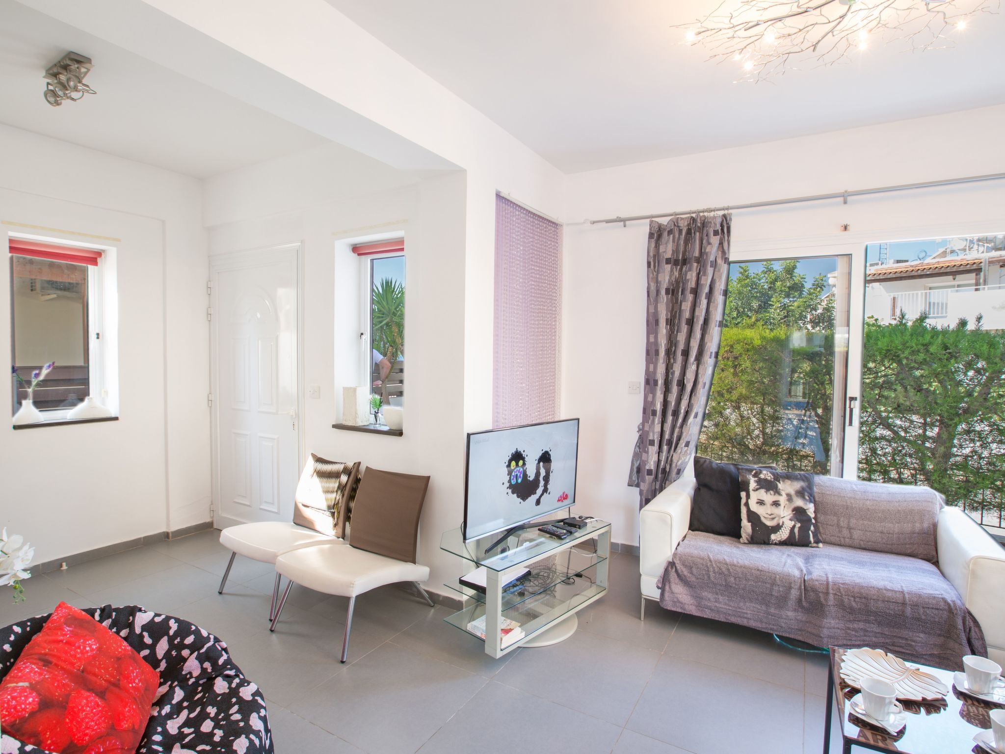 Charmante 3-Schlafzimmer-Villa DI12 mit privatem Pool-Image-tags.info