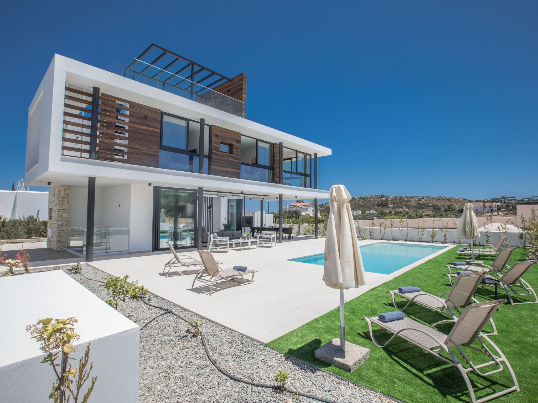 Geräumige Villa mit großem Garten und Pool