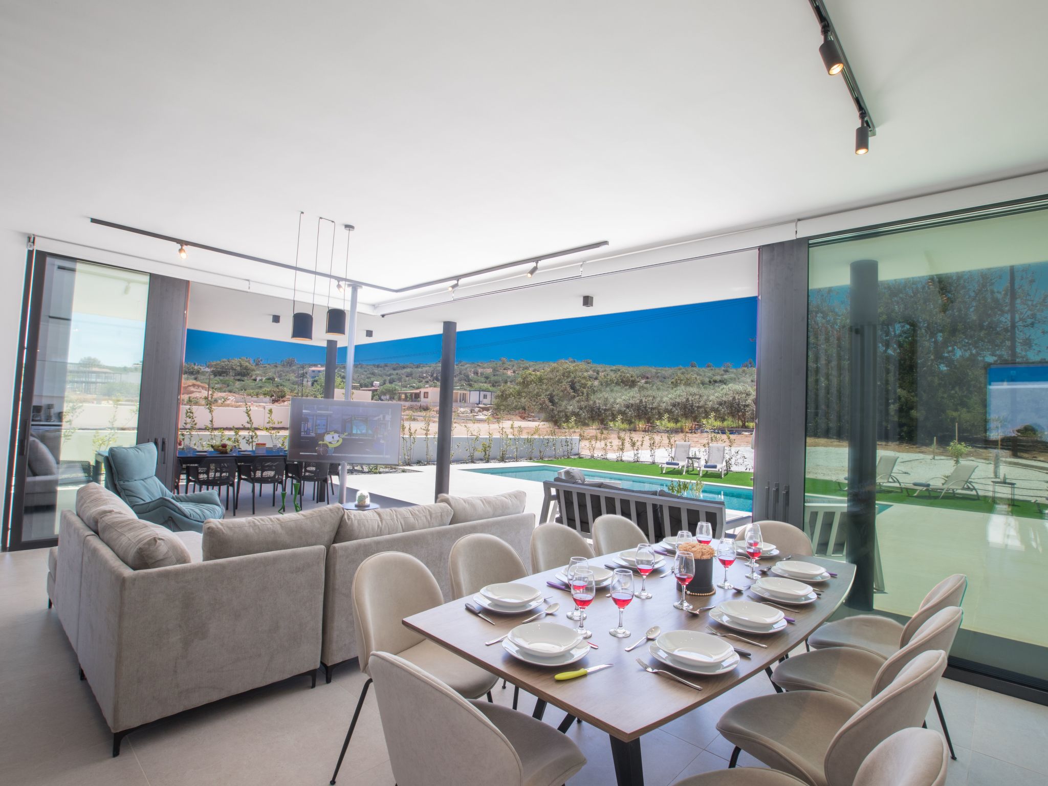 Geräumige Villa mit großem Garten und Pool-Image-tags.info