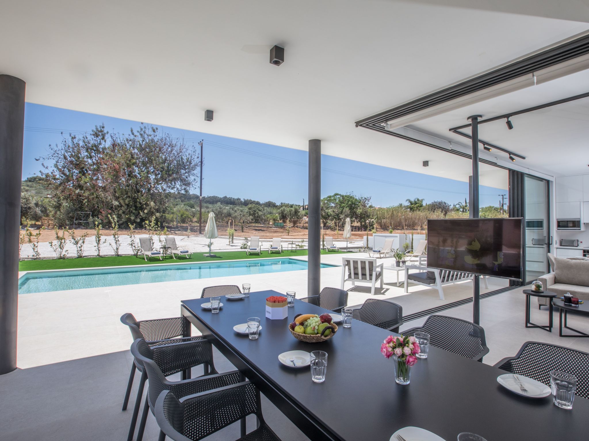 Geräumige Villa mit großem Garten und Pool-Image-tags.info