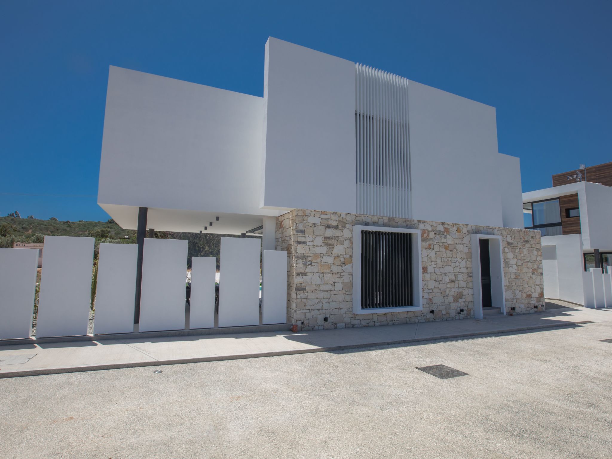 Geräumige Villa mit großem Garten und Pool-Image-tags.info