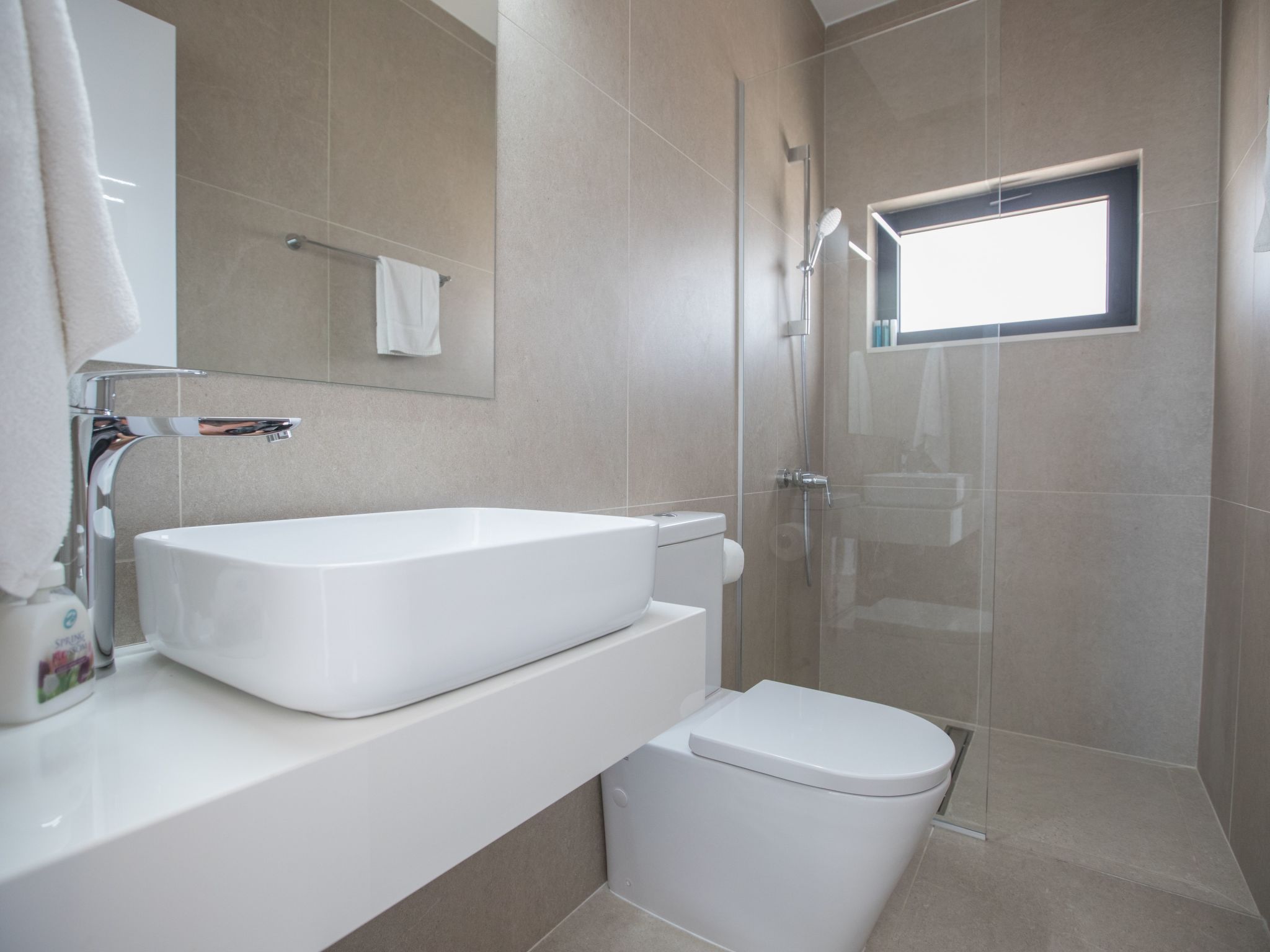 Geräumige Villa mit großem Garten und Pool-Image-tags.info