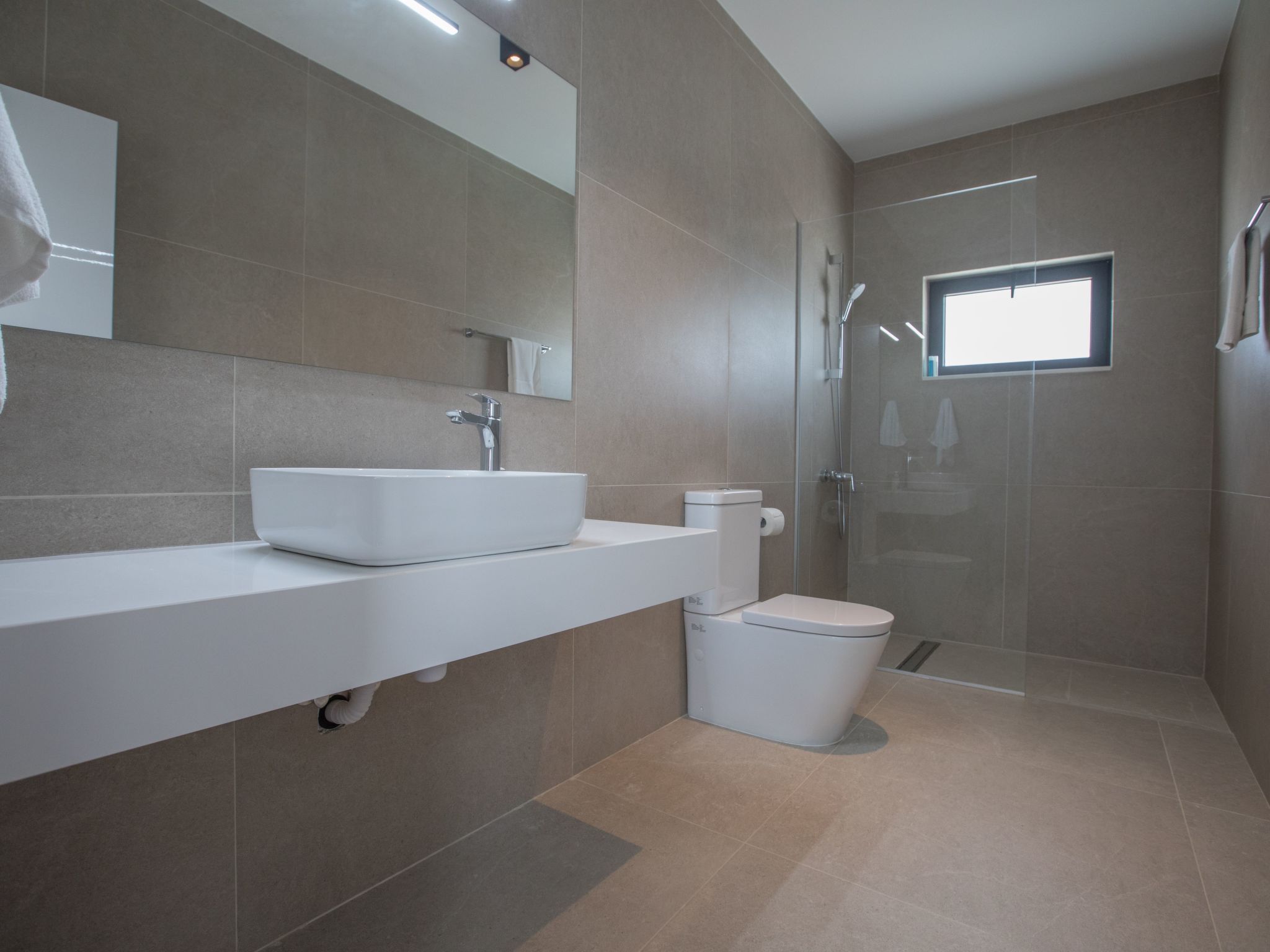 Geräumige Villa mit großem Garten und Pool-Image-tags.info