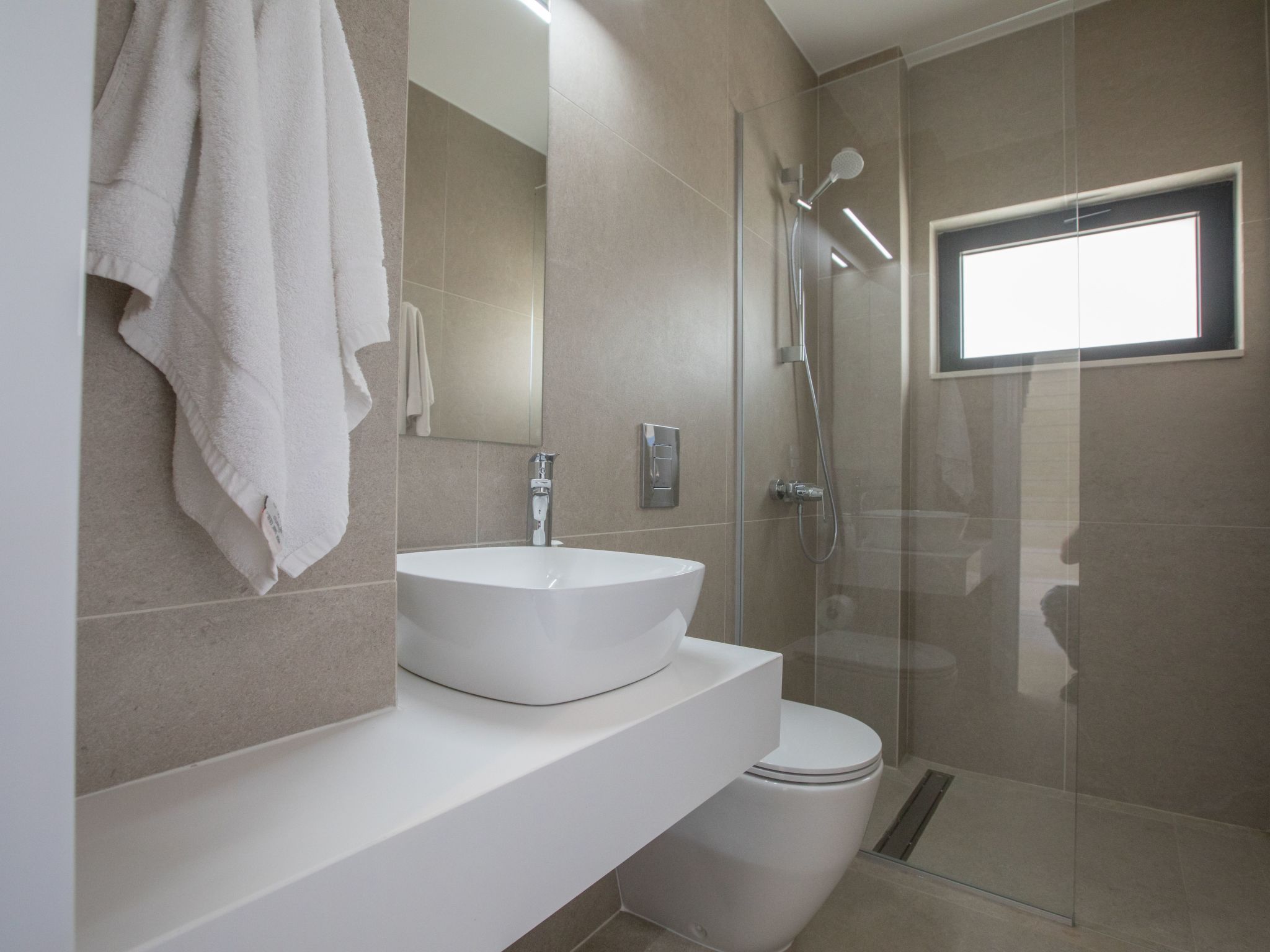 Geräumige Villa mit großem Garten und Pool-Image-tags.info