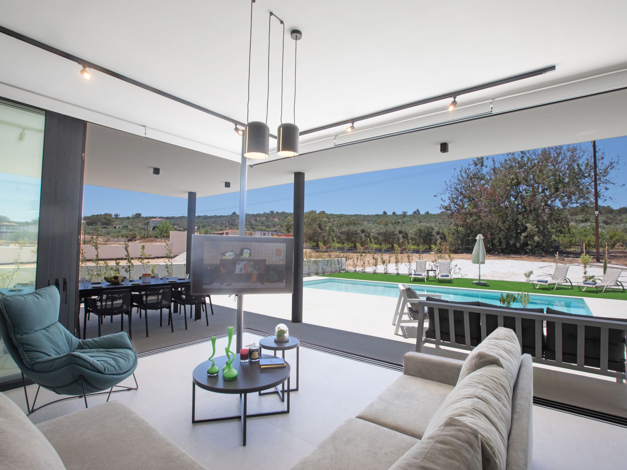 Geräumige Villa mit großem Garten und Pool-Image-tags.info