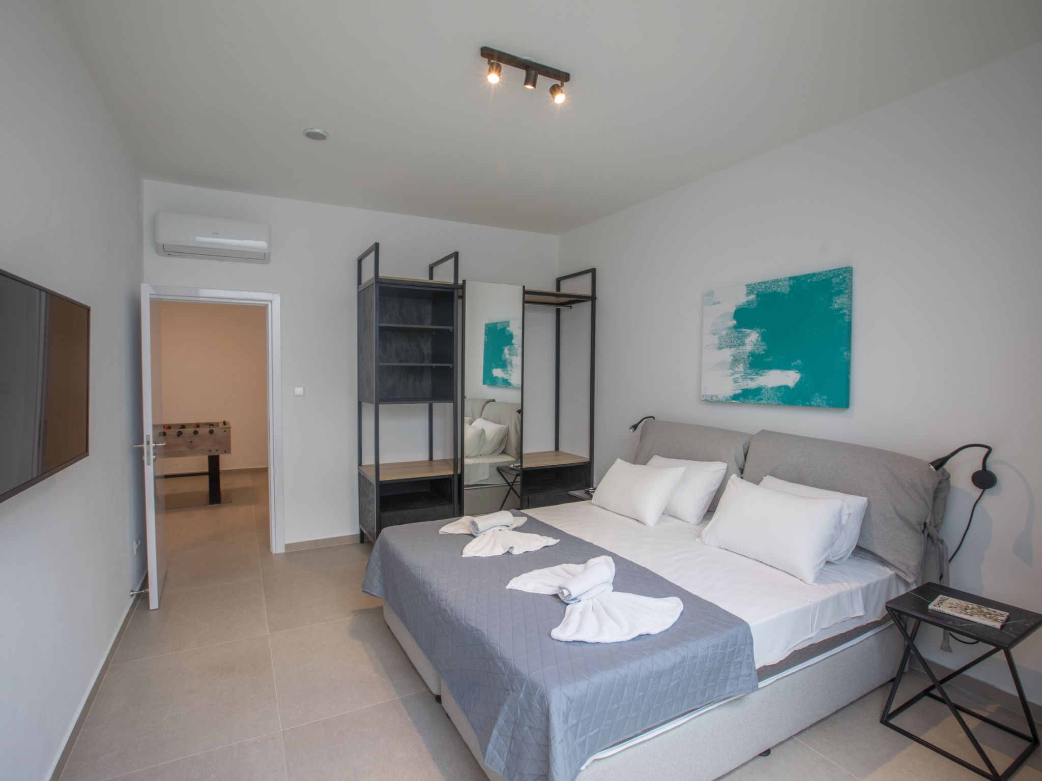 Geräumige Villa mit großem Garten und Pool-Image-tags.info