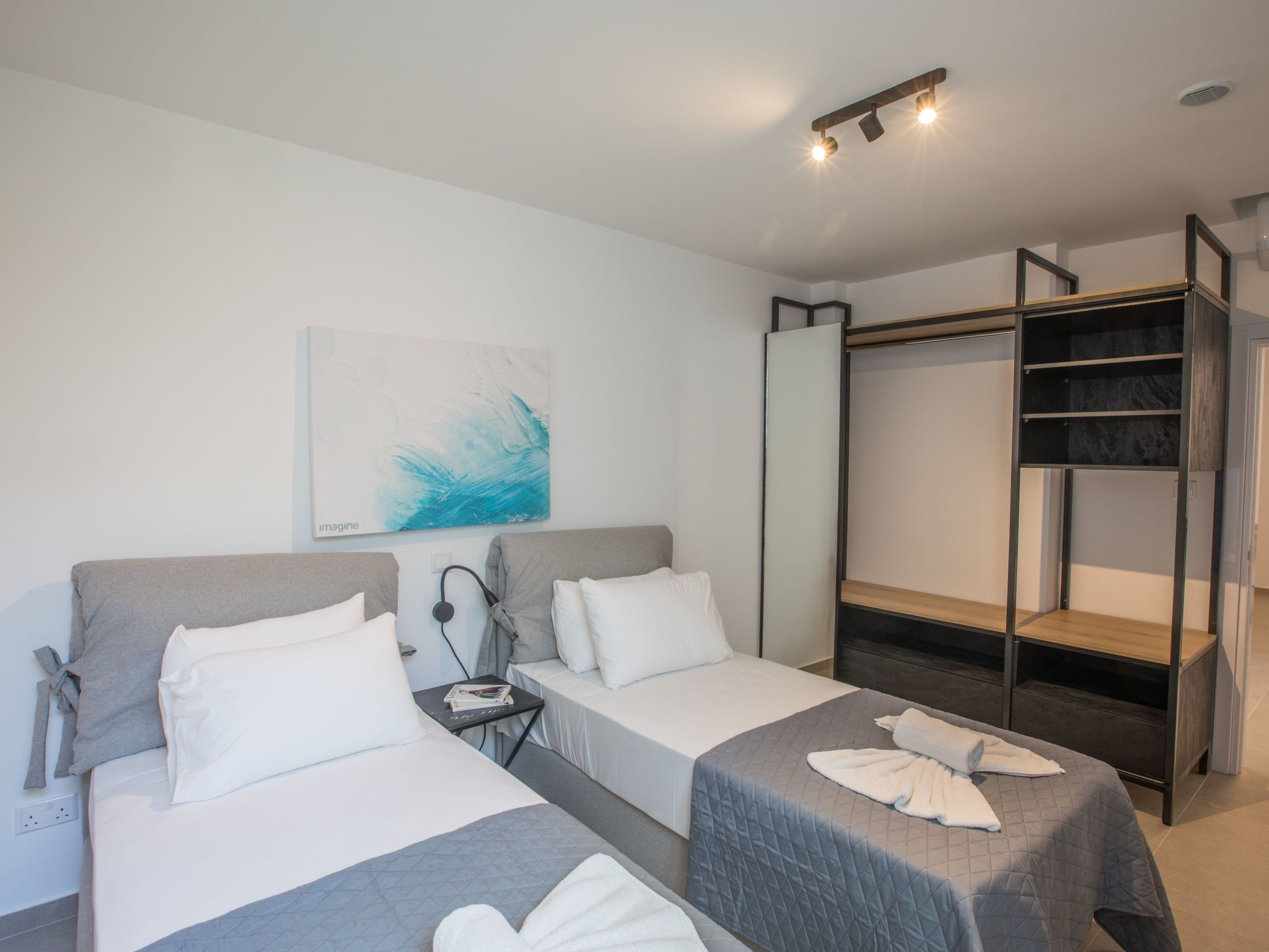 Geräumige Villa mit großem Garten und Pool-Image-tags.info