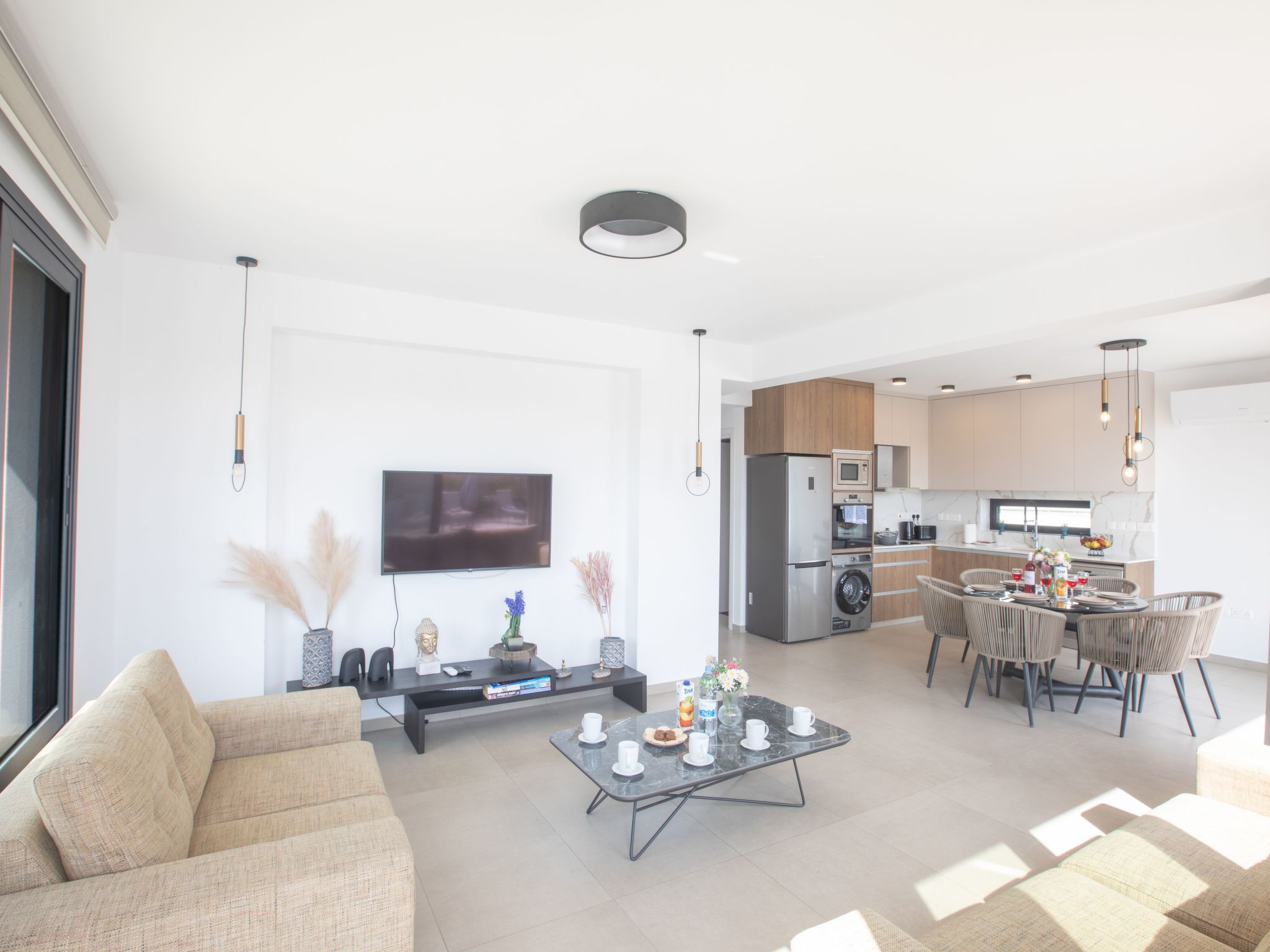 Haus in Paralimni mit Doppelveranda-Image-tags.info