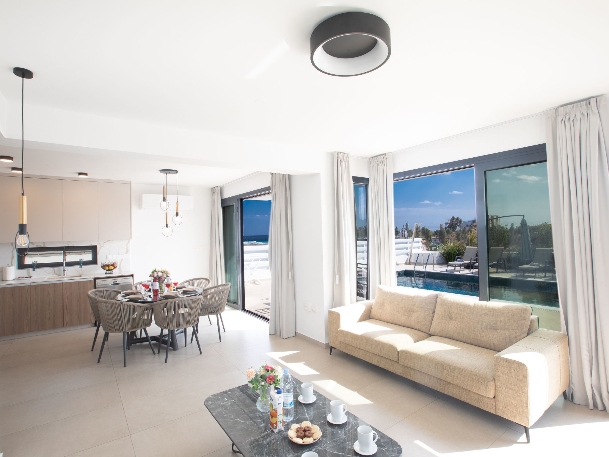 Haus in Paralimni mit Doppelveranda-Image-tags.info