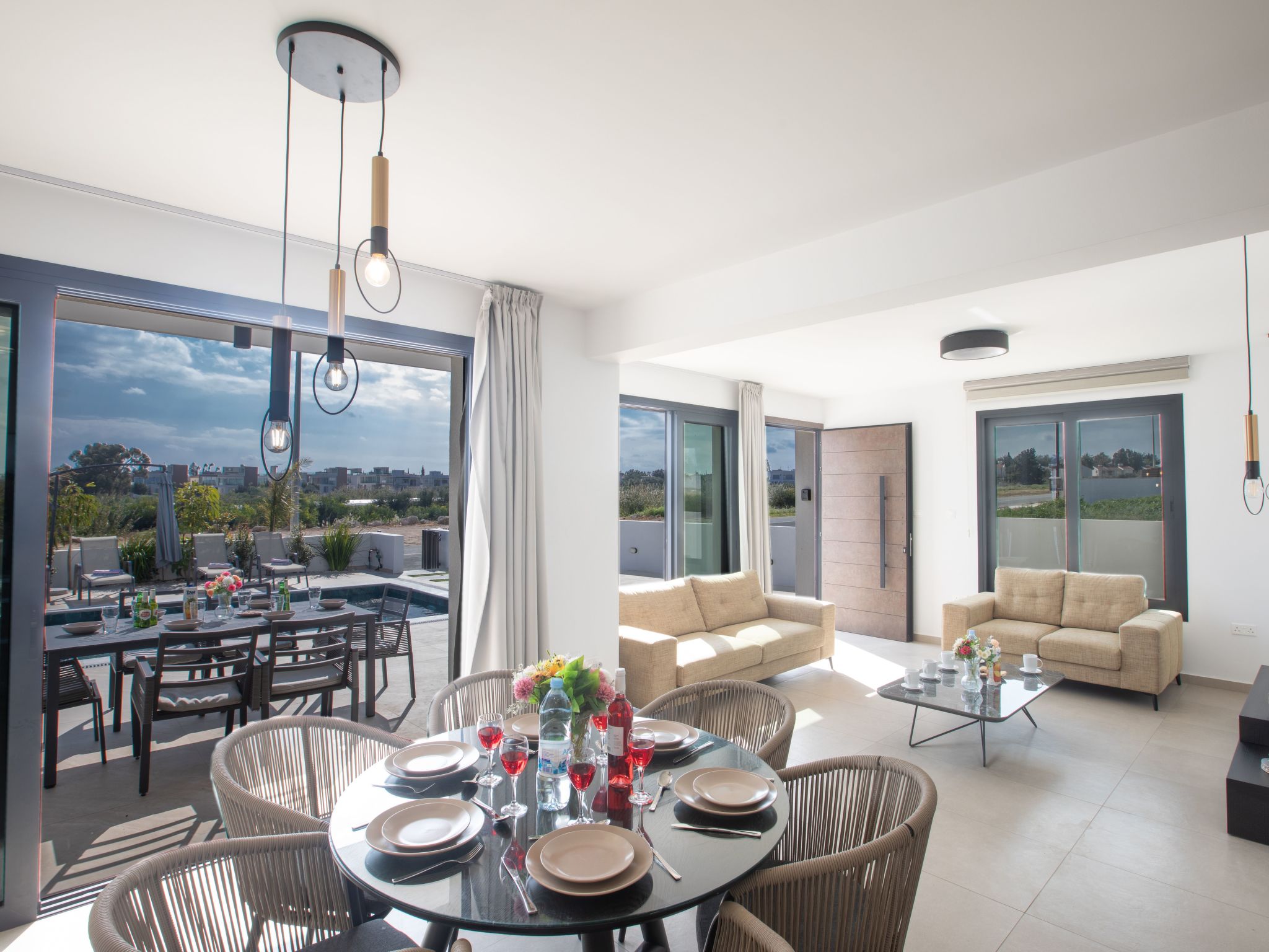 Haus in Paralimni mit Doppelveranda-Image-tags.info